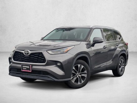 2021 Toyota Highlander XLE SUV