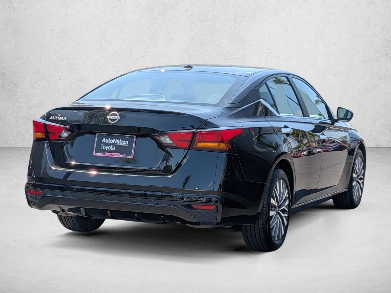 2025 Nissan Altima SV photo 5