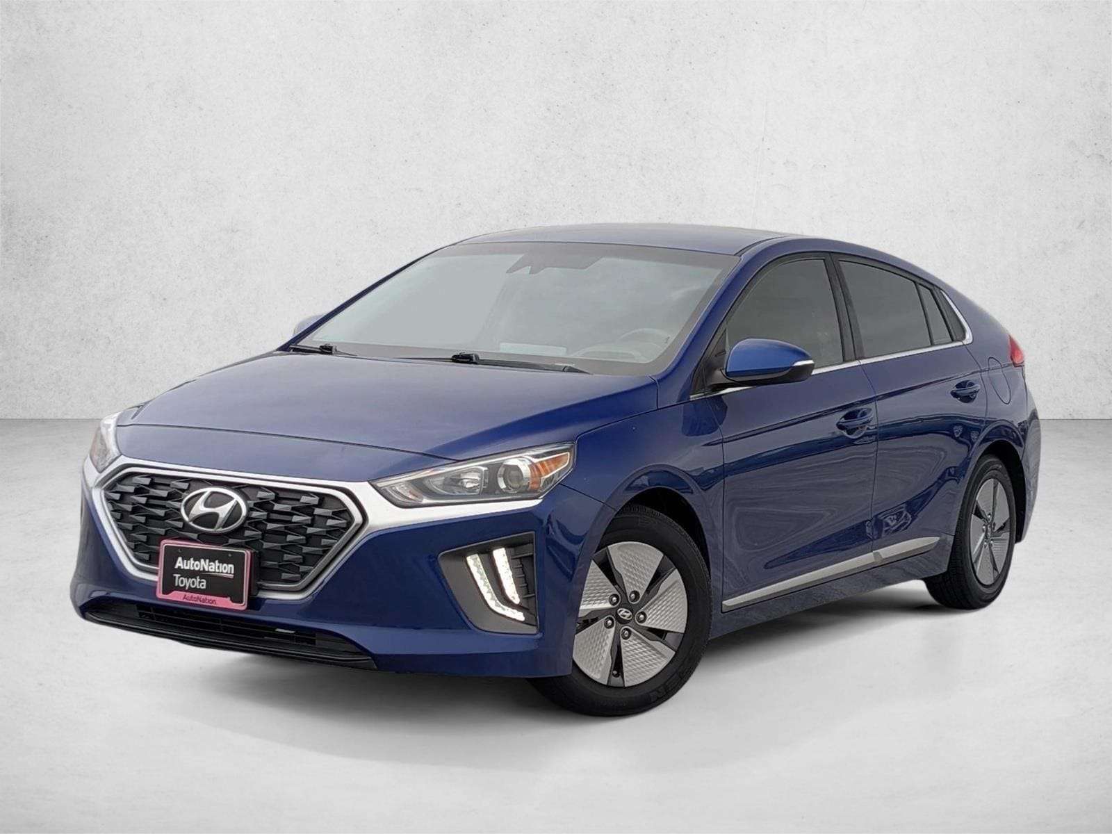 2022 Hyundai Ioniq Hybrid SE's photo