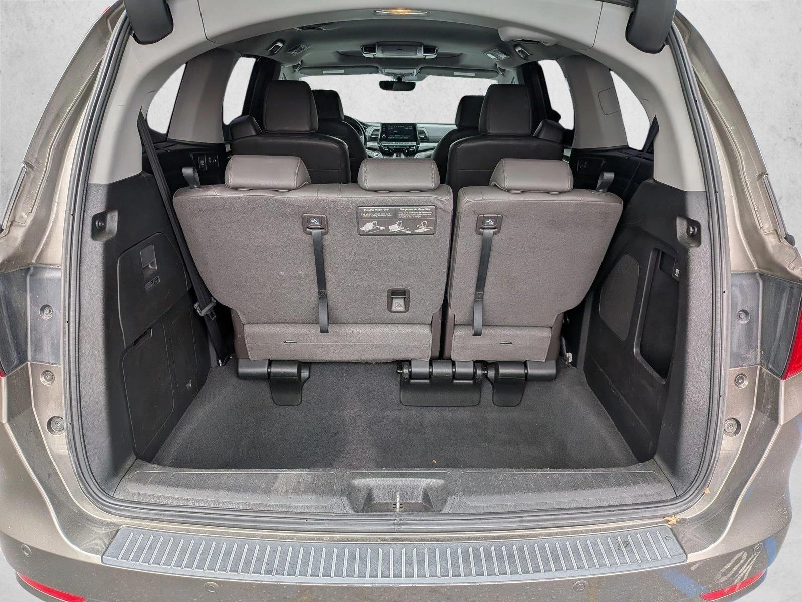 2018 Honda Odyssey Touring photo 5
