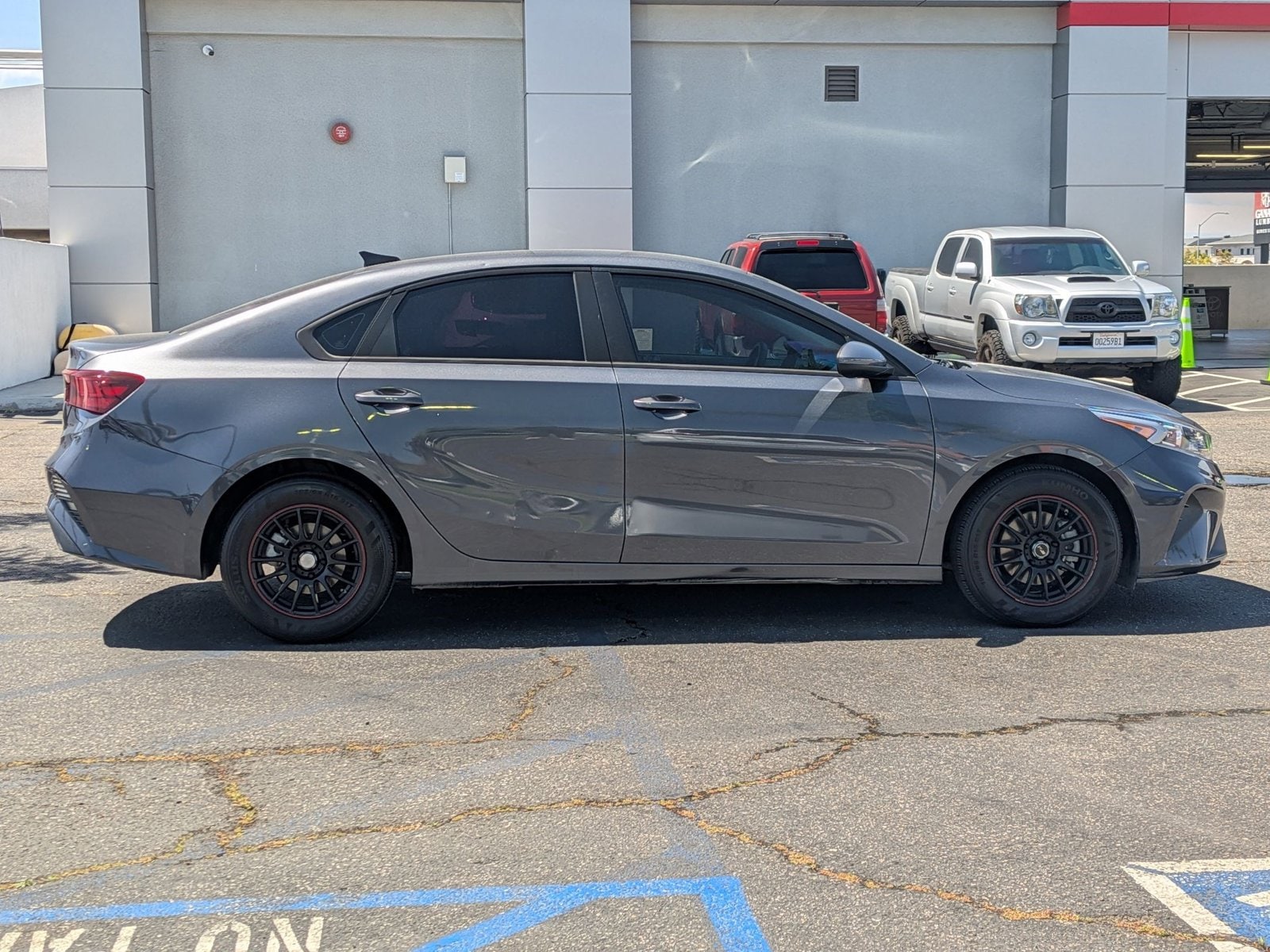 2024 Kia Forte LX photo 4