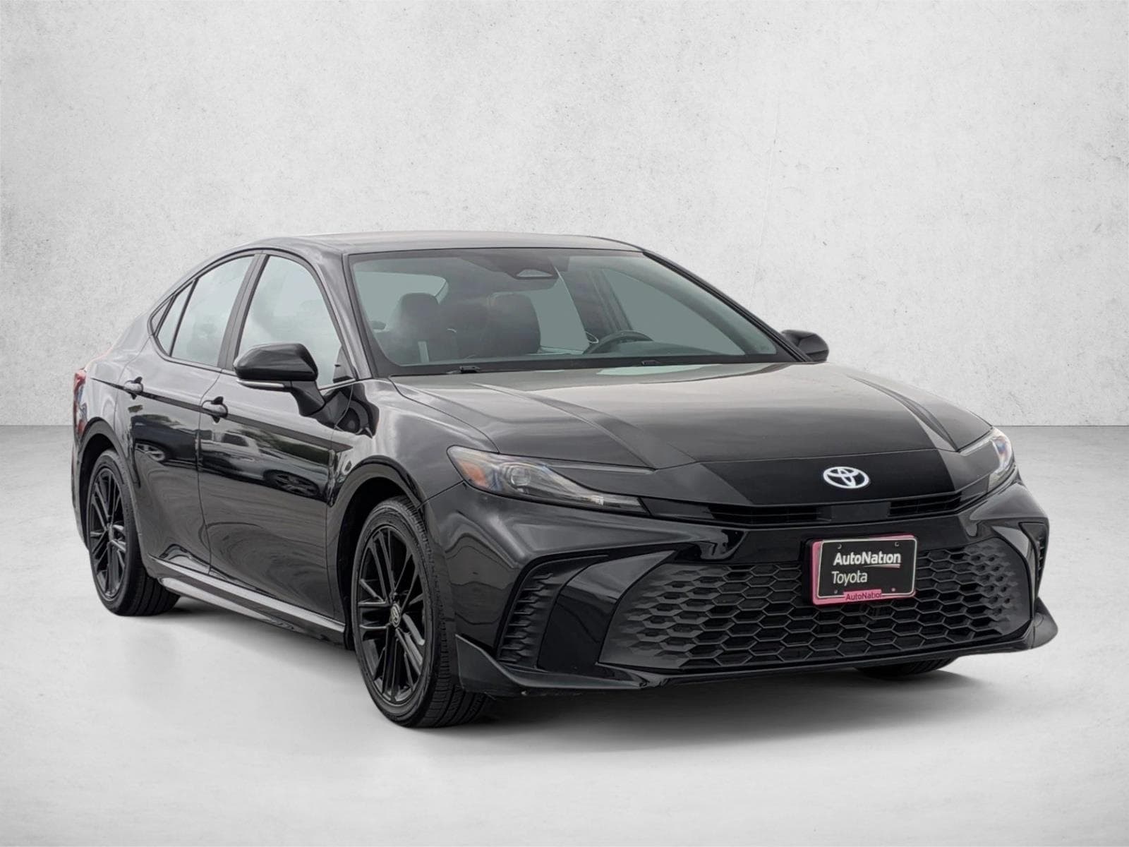2025 Toyota Camry SE photo 3