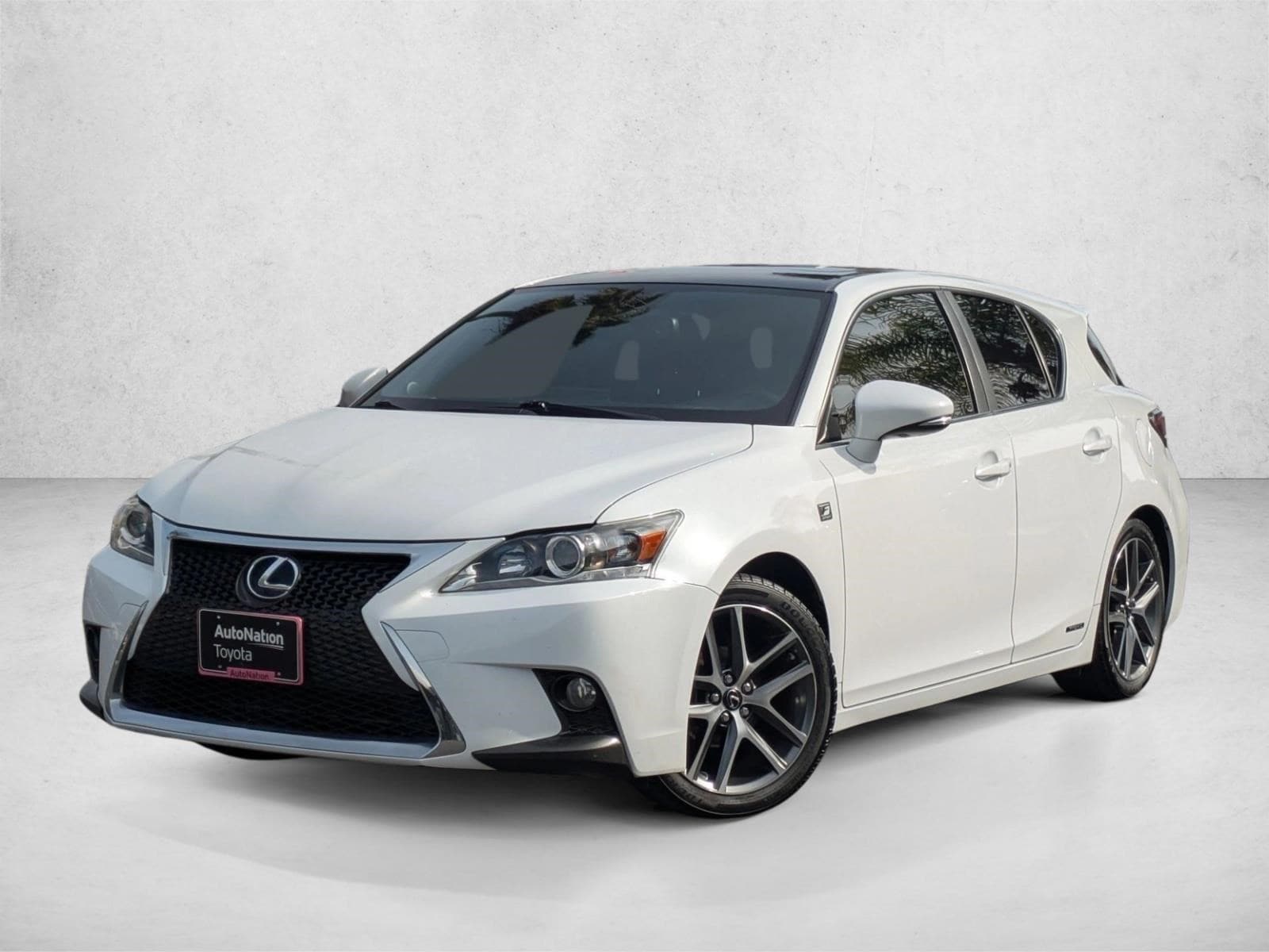 2017 Lexus CT Base's photo