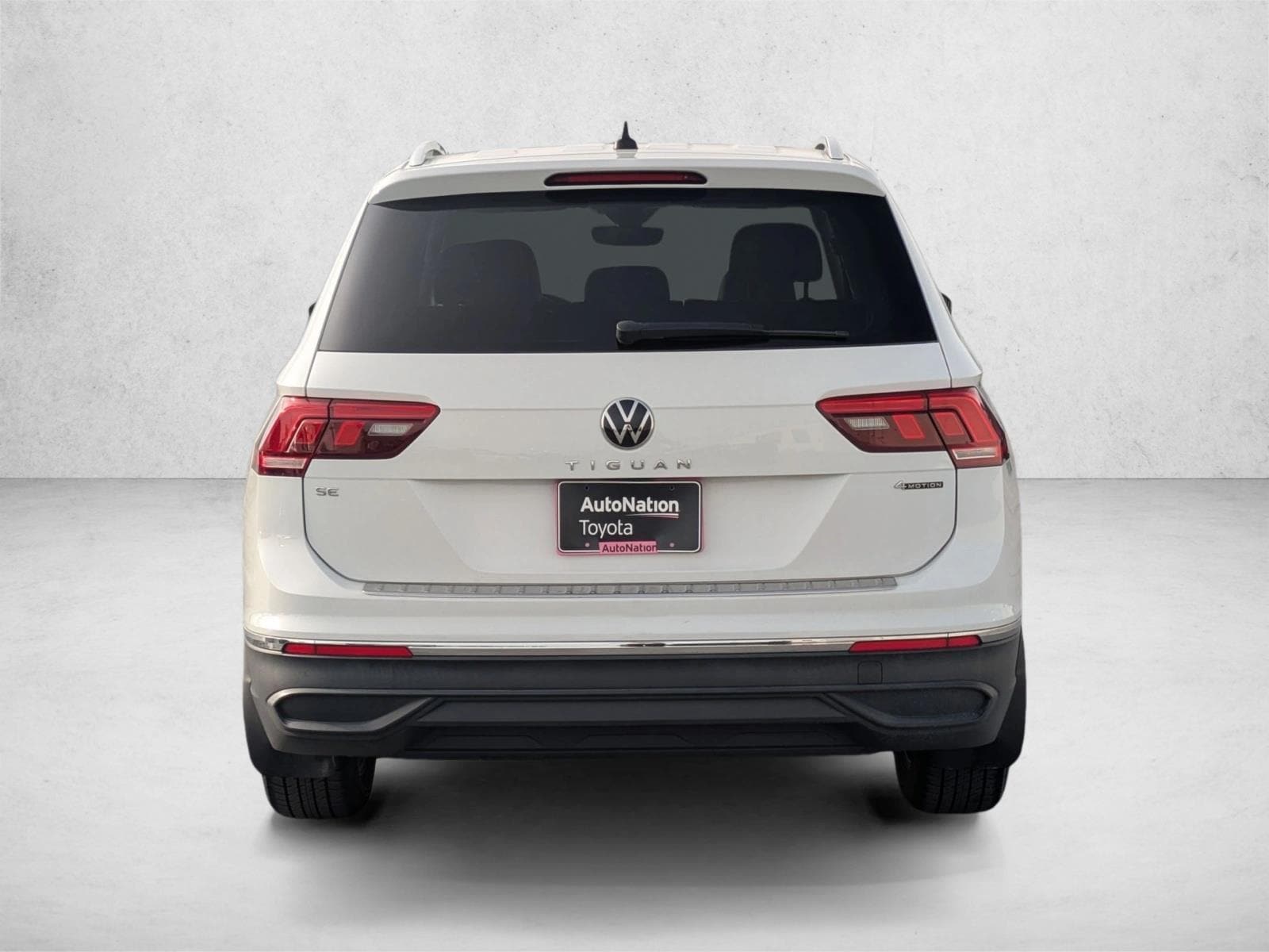 2022 Volkswagen Tiguan SE photo 3