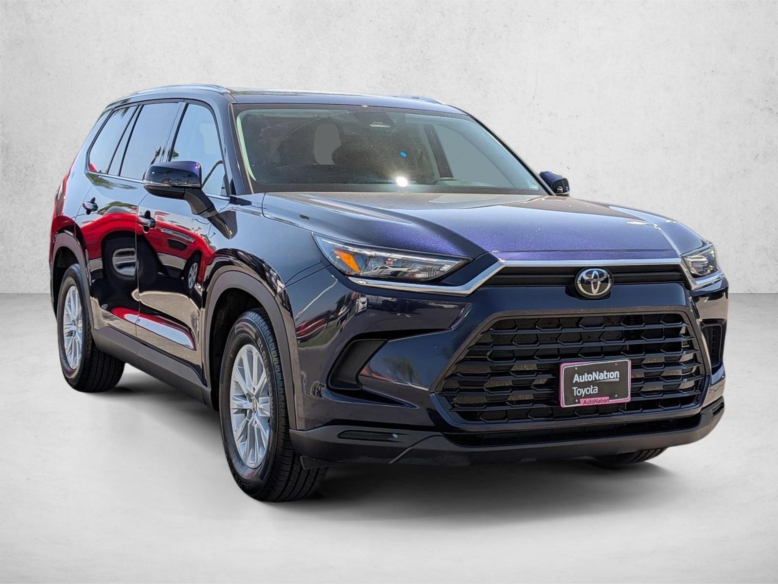 2025 Toyota Grand Highlander XLE photo 2