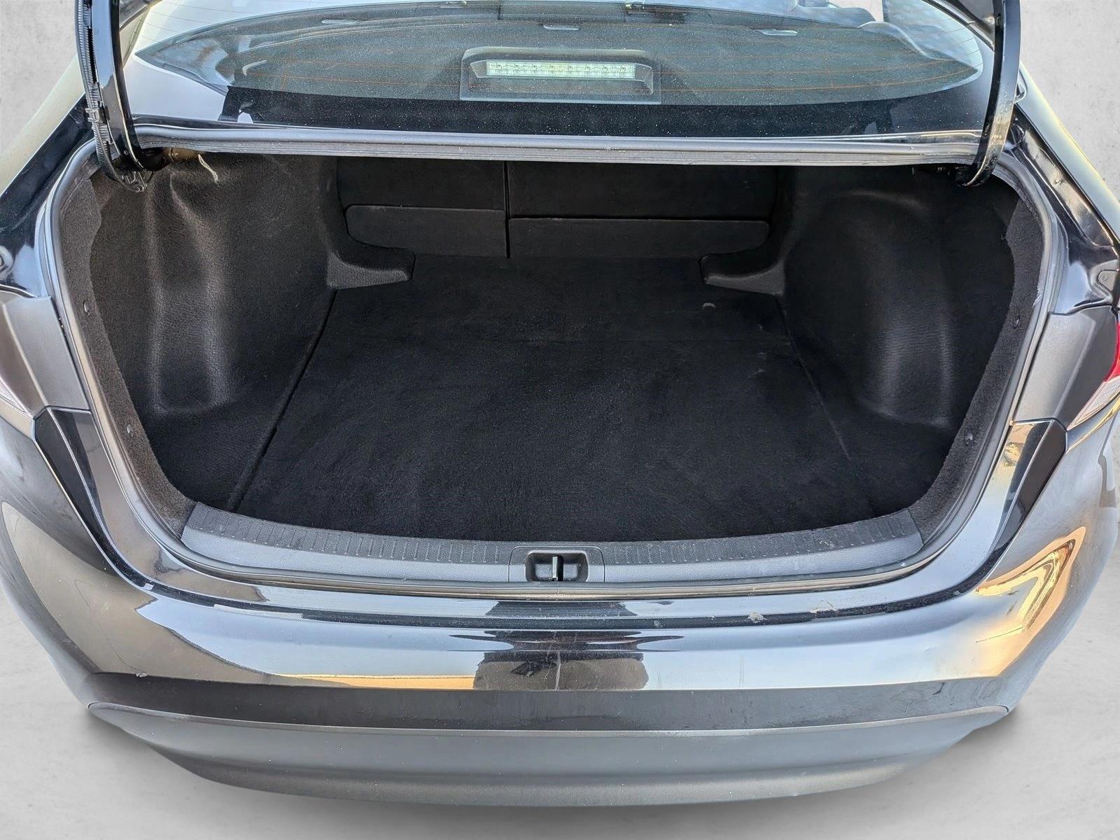 2024 Toyota Corolla LE photo 6