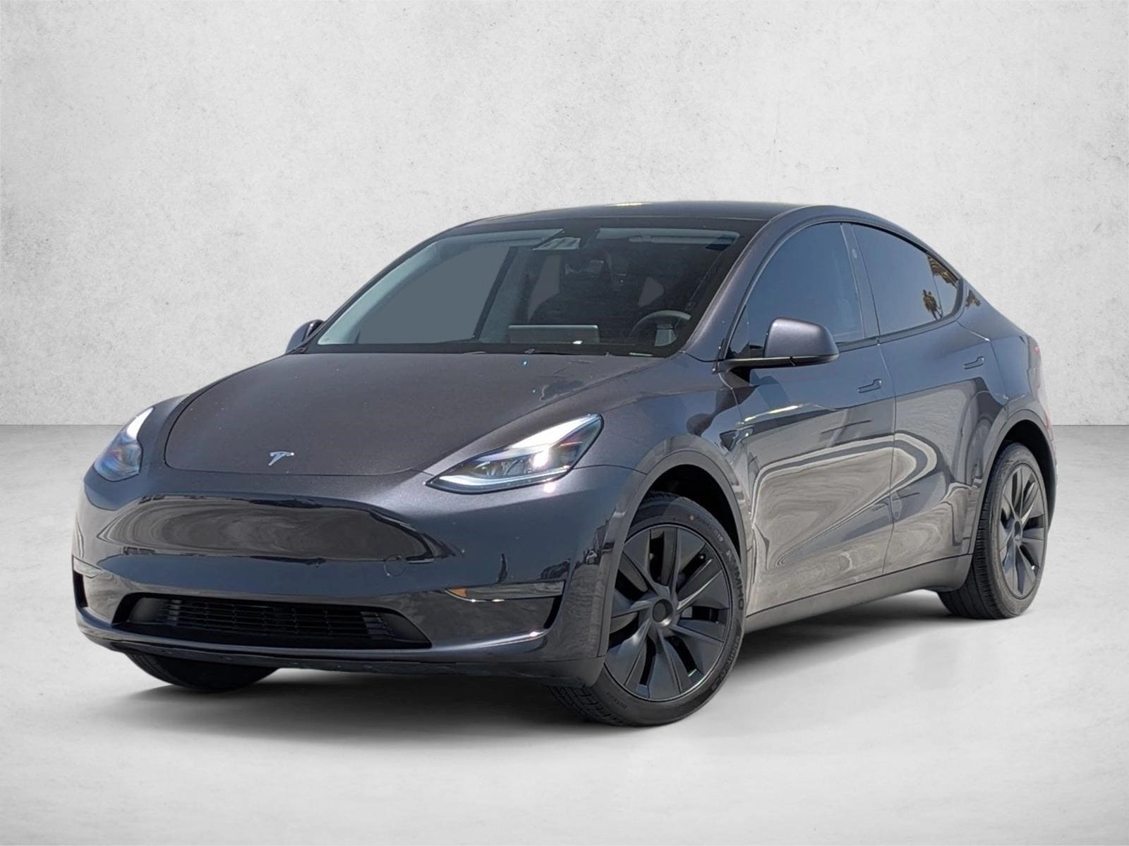 2024 Tesla Model Y Long Range Rear Wheel Drive's photo