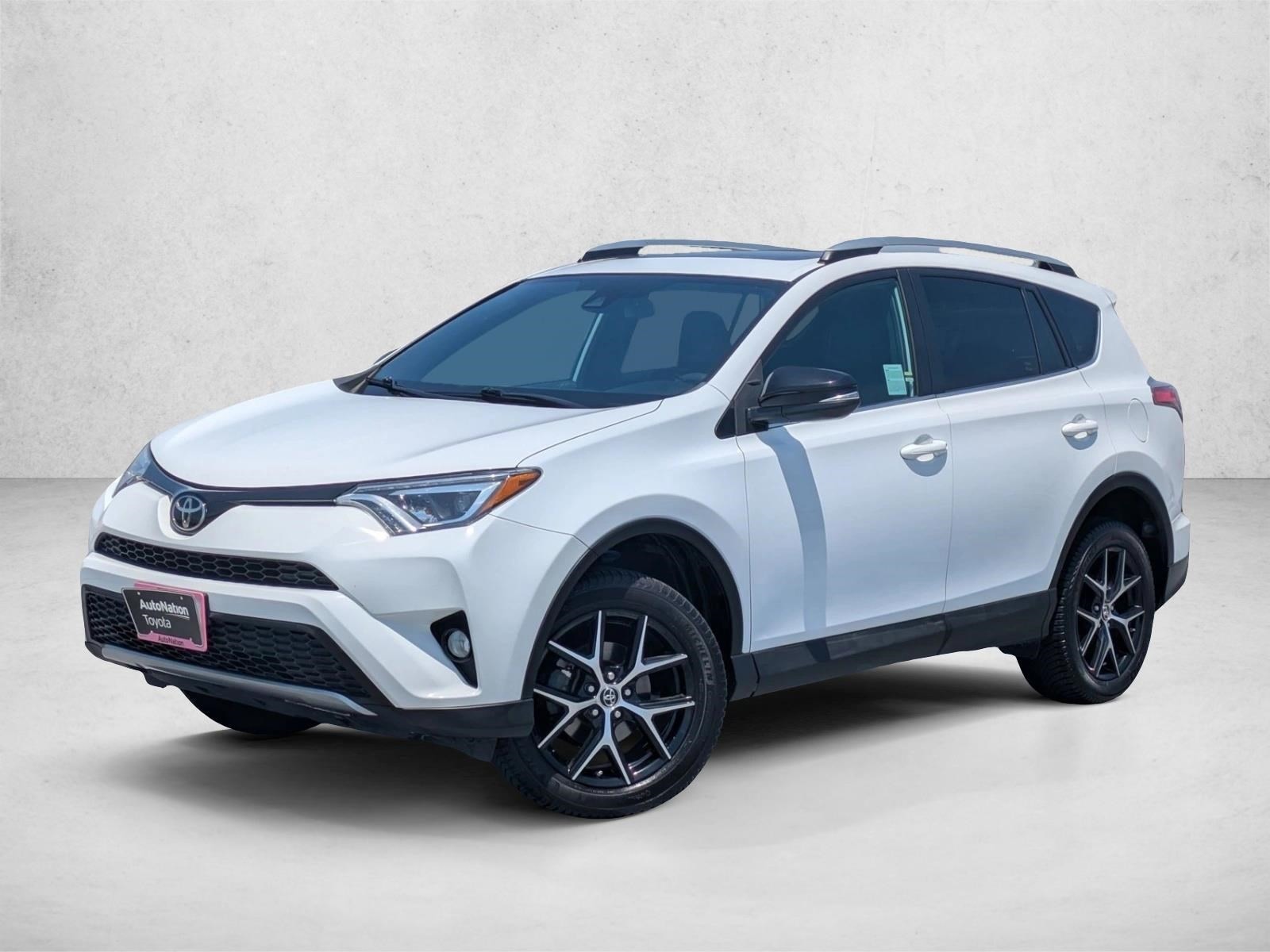 2017 Toyota RAV4 SE's photo