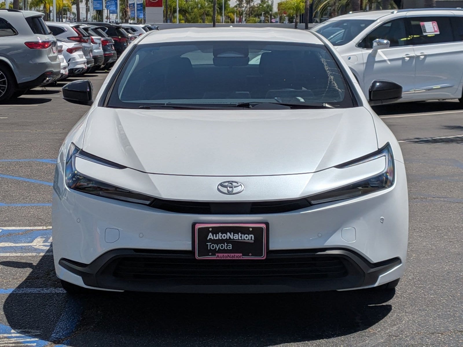 2023 Toyota Prius LE photo 2