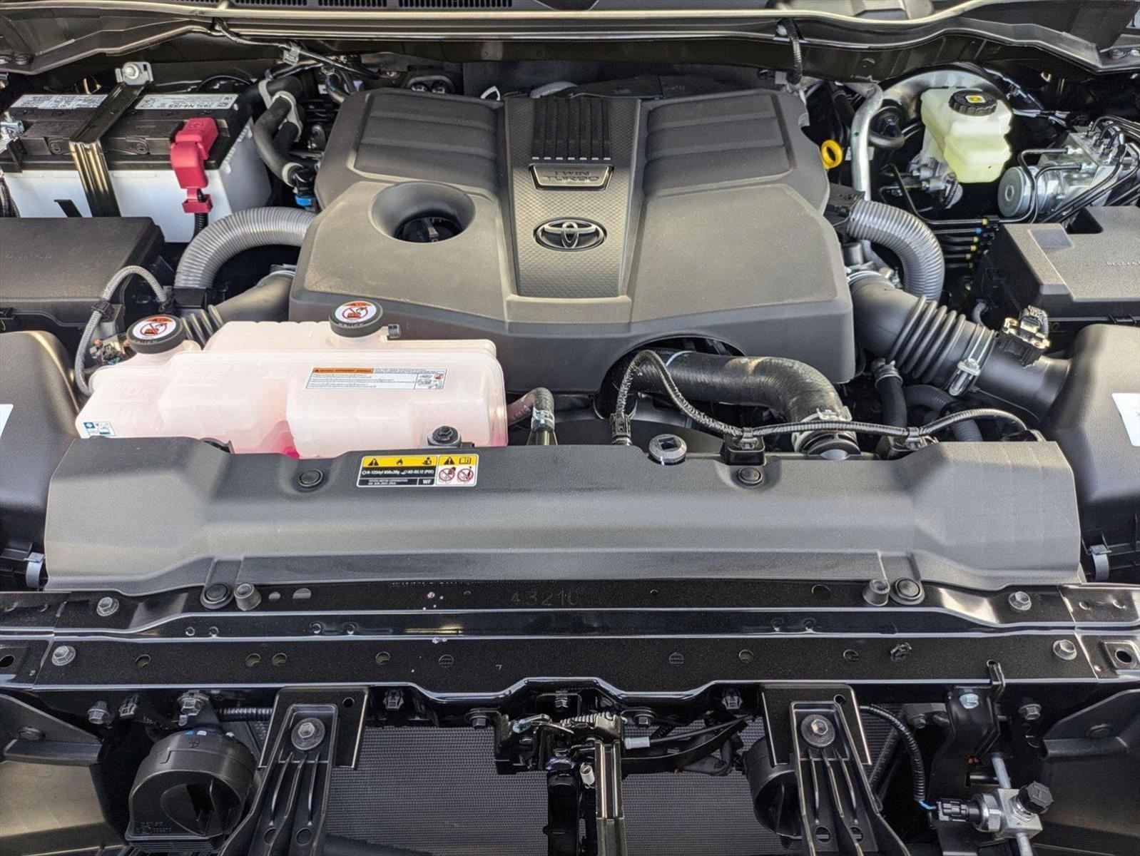 2025 Toyota Tundra SR5 - Photo 17