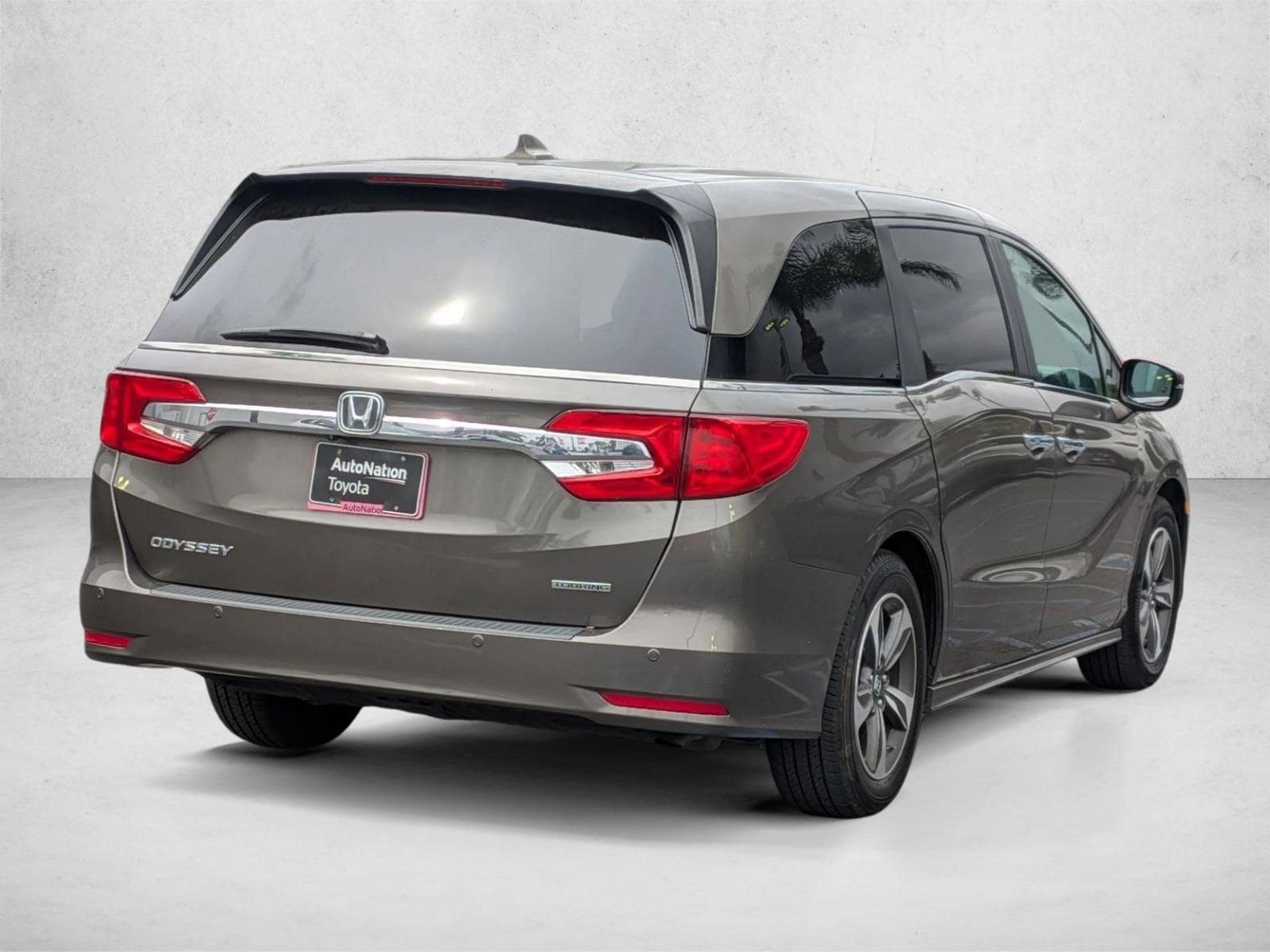 2018 Honda Odyssey Touring photo 4