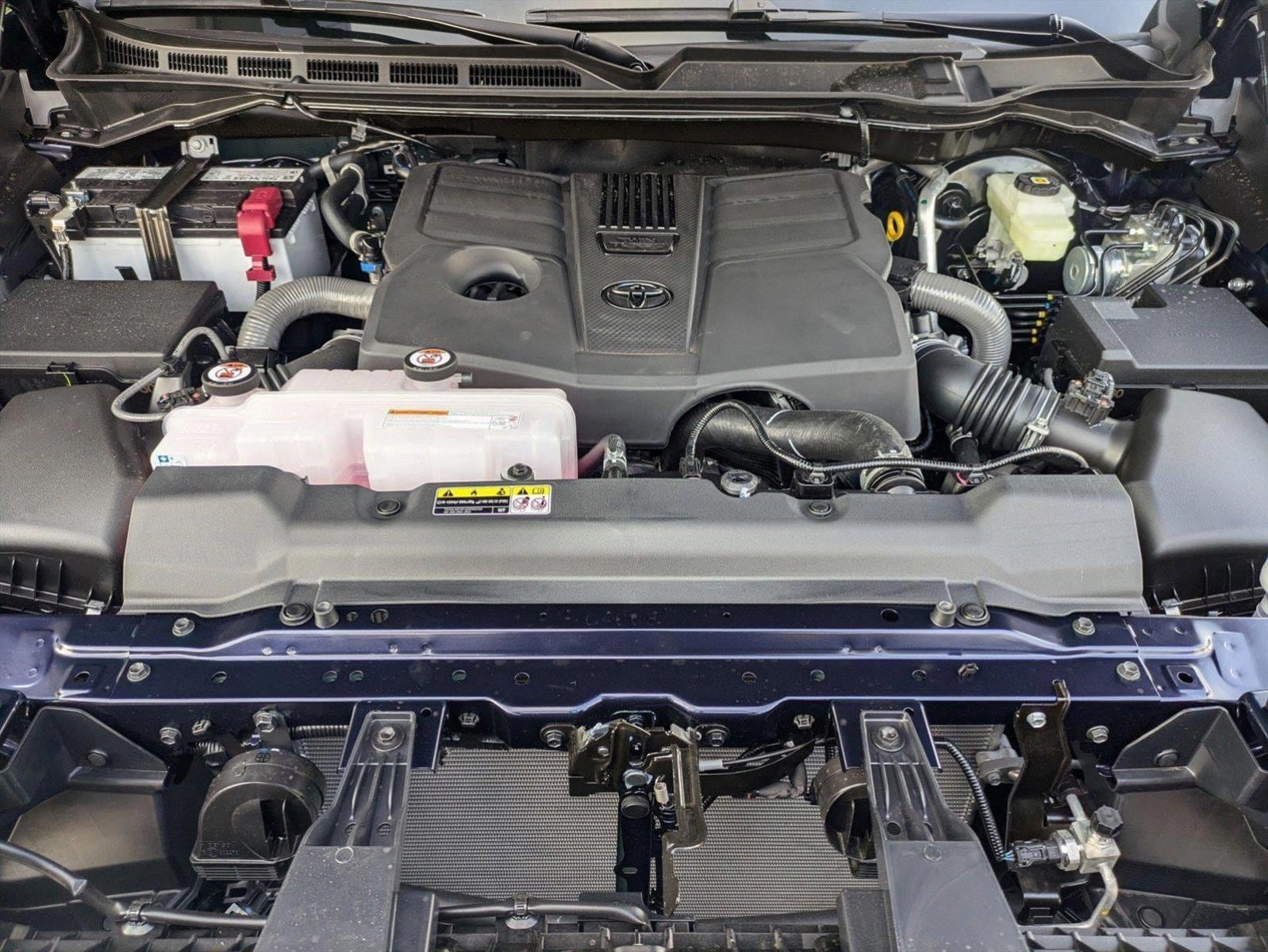 2025 Toyota Tundra Platinum - Photo 17