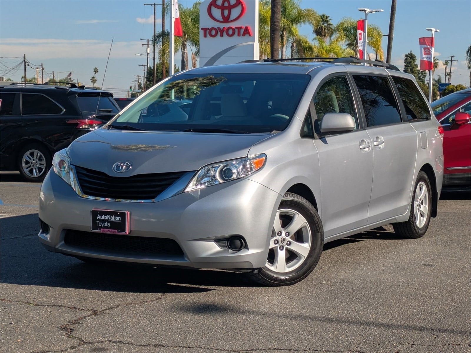 2011 Toyota Sienna LE's photo