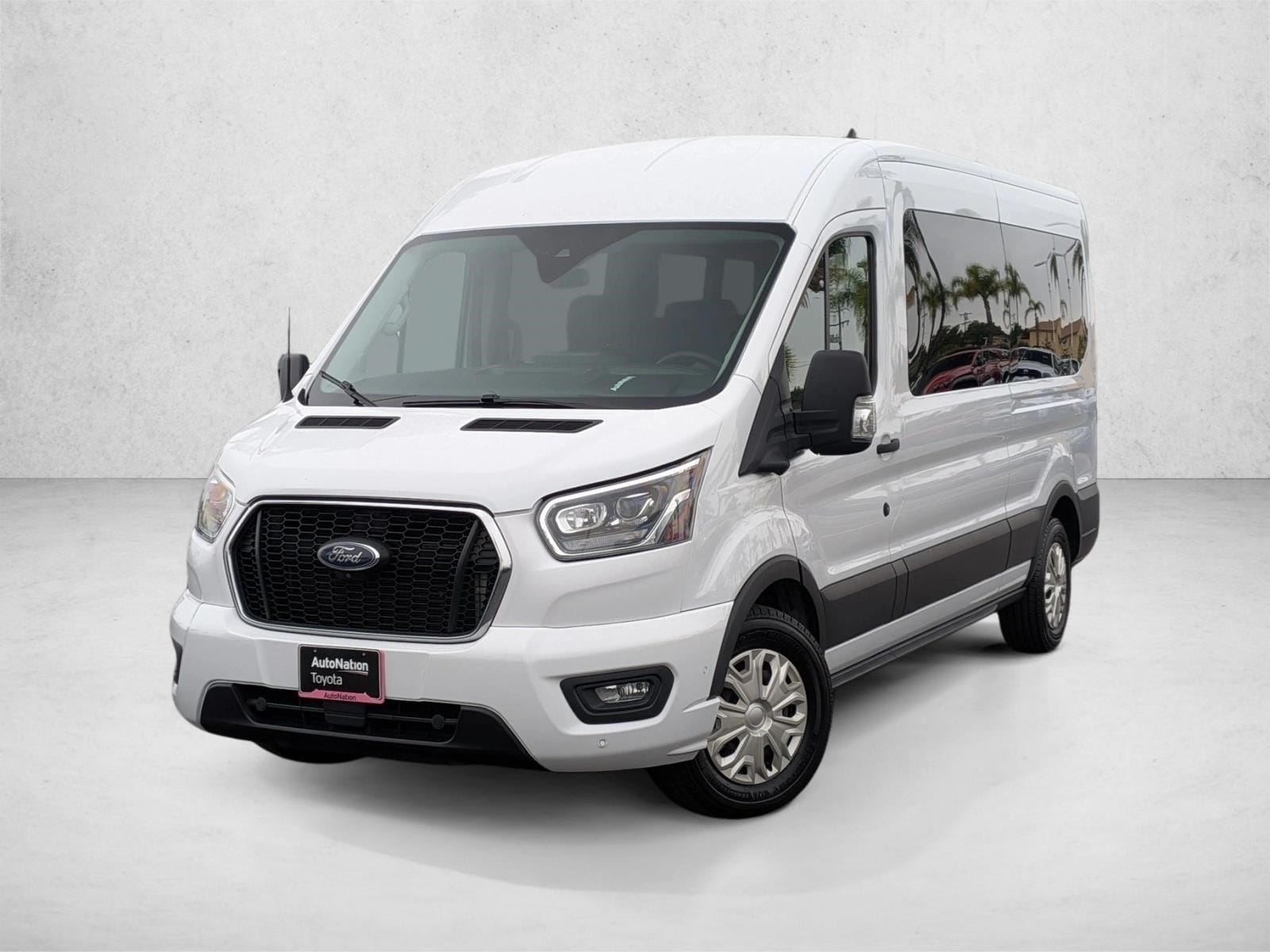 2023 Ford Transit 350 XLT Med Roof Sliding Pass. 148's photo