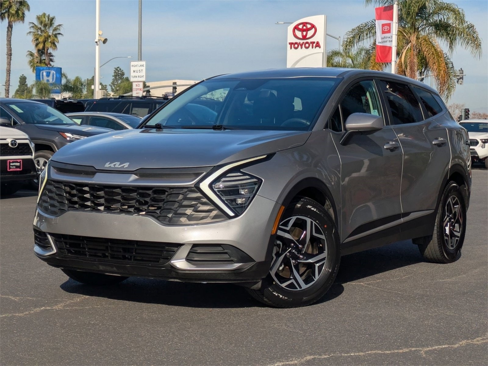 2024 Kia Sportage LX's photo