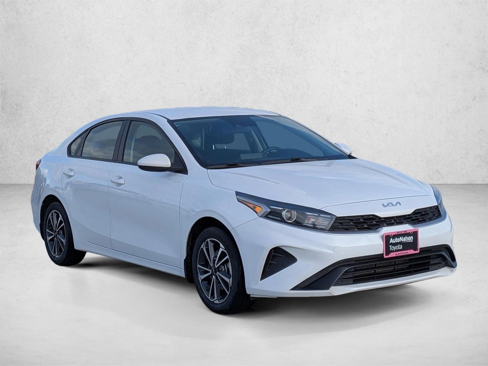 2023 Kia Forte LXS photo 3