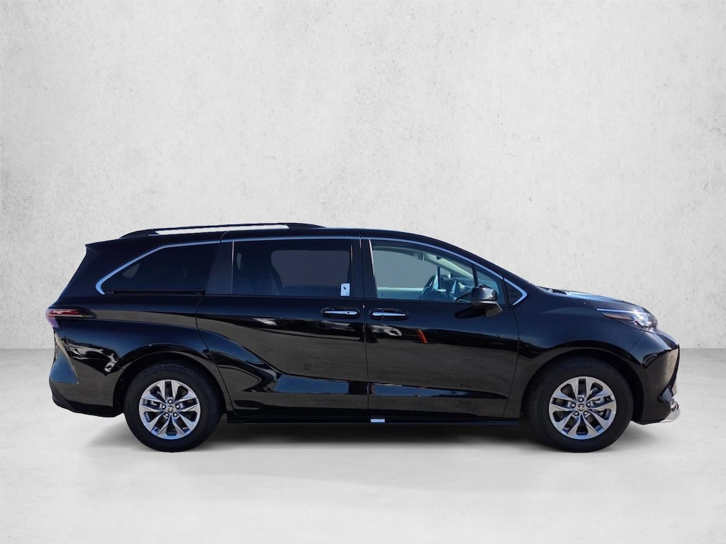 Used 2026 Toyota Sienna XLE 8 Passenger Van Passenger Van