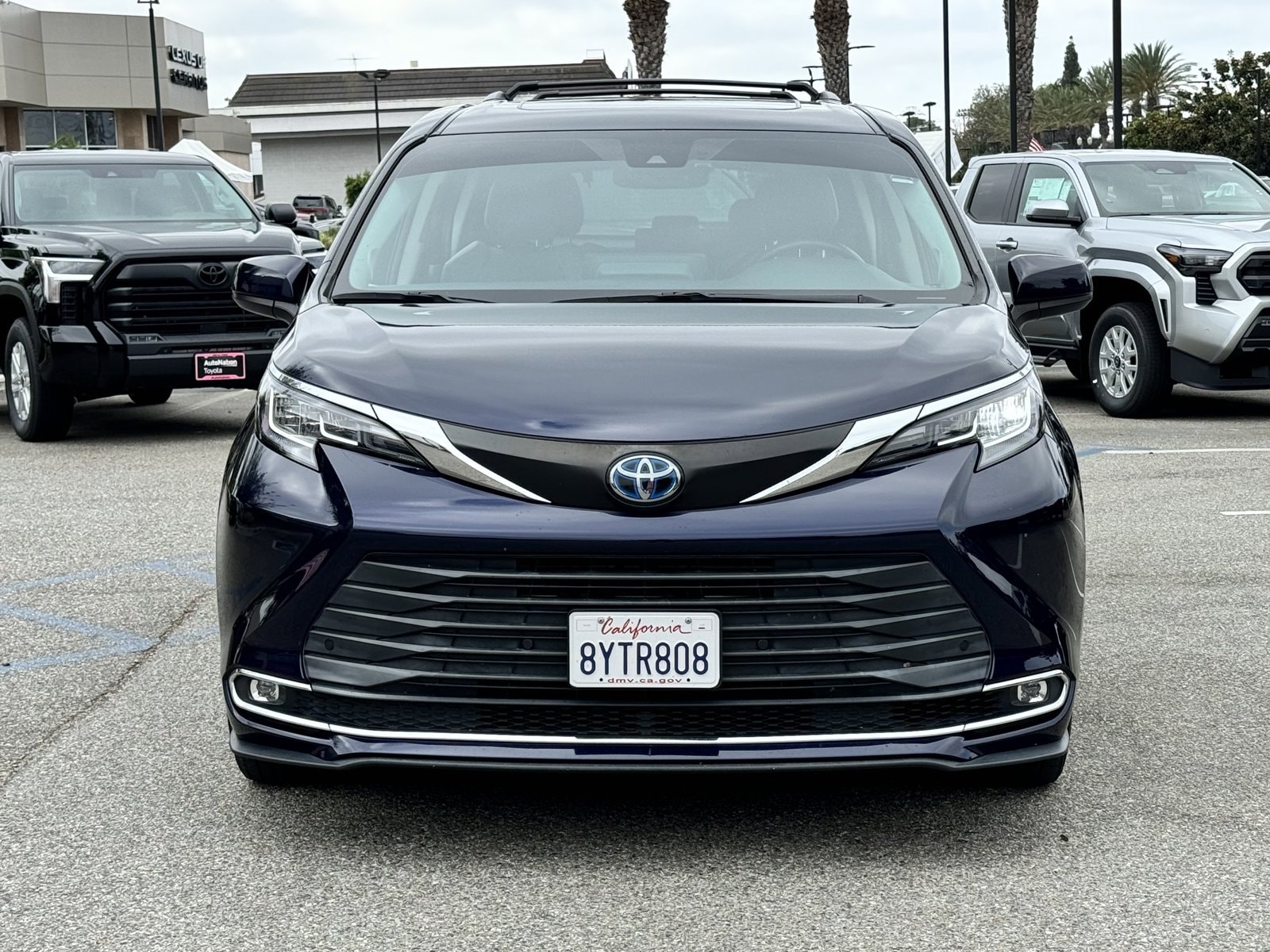 Used 2022 Toyota Sienna XLE with VIN 5TDJRKEC3NS089818 for sale in Cerritos, CA