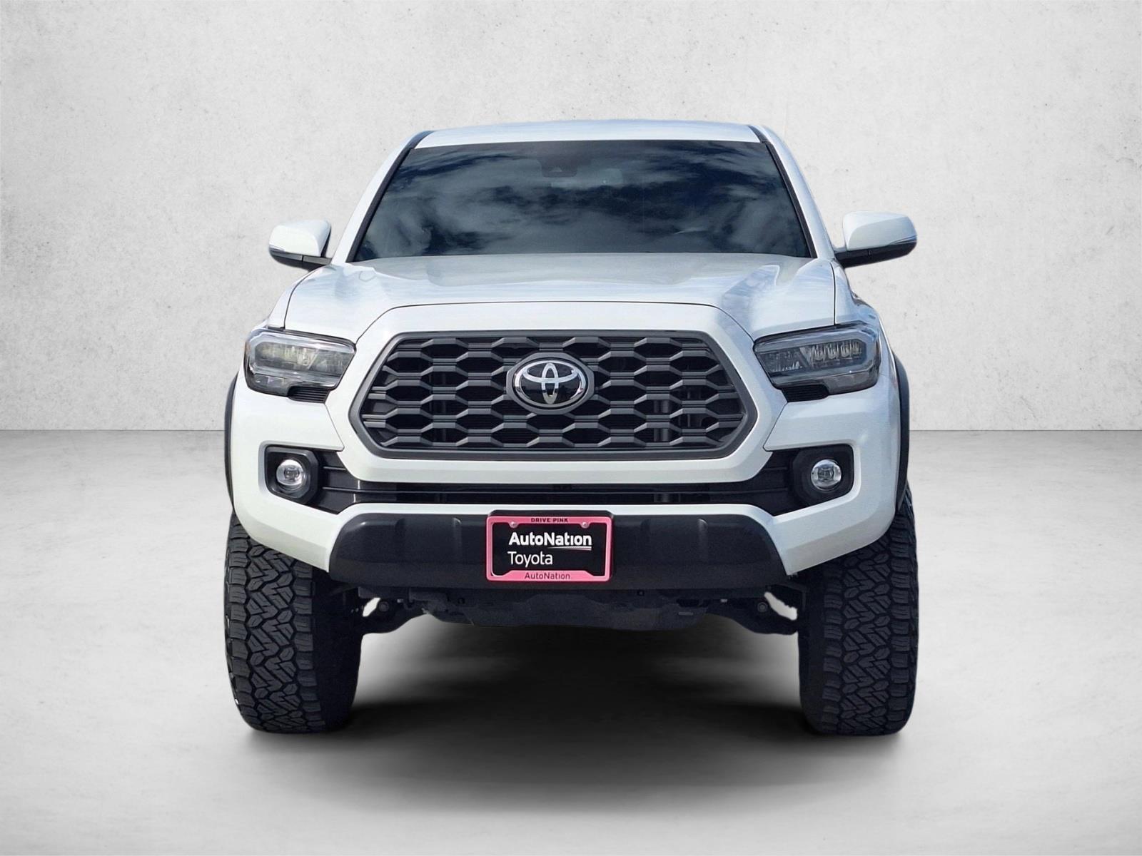 2023 Toyota Tacoma TRD V6 photo 2