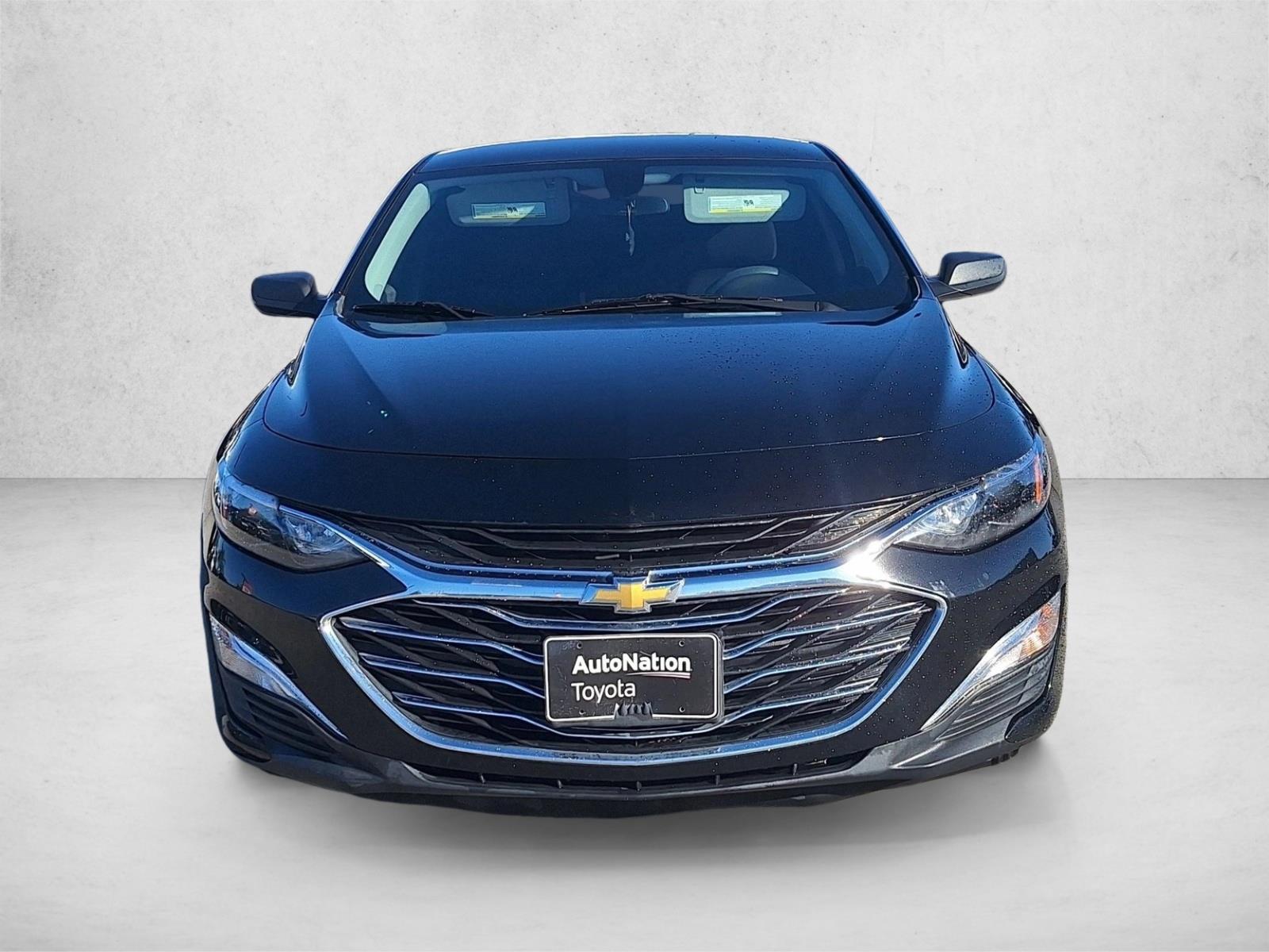 2021 Chevrolet Malibu photo 2