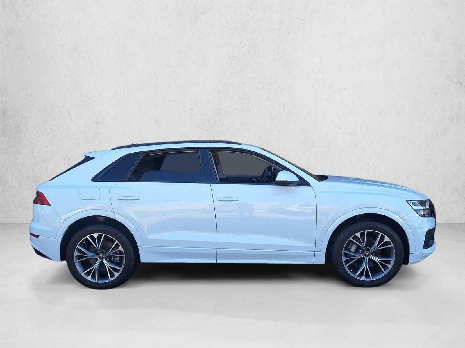 2022 Audi Q8 55 Premium photo 4