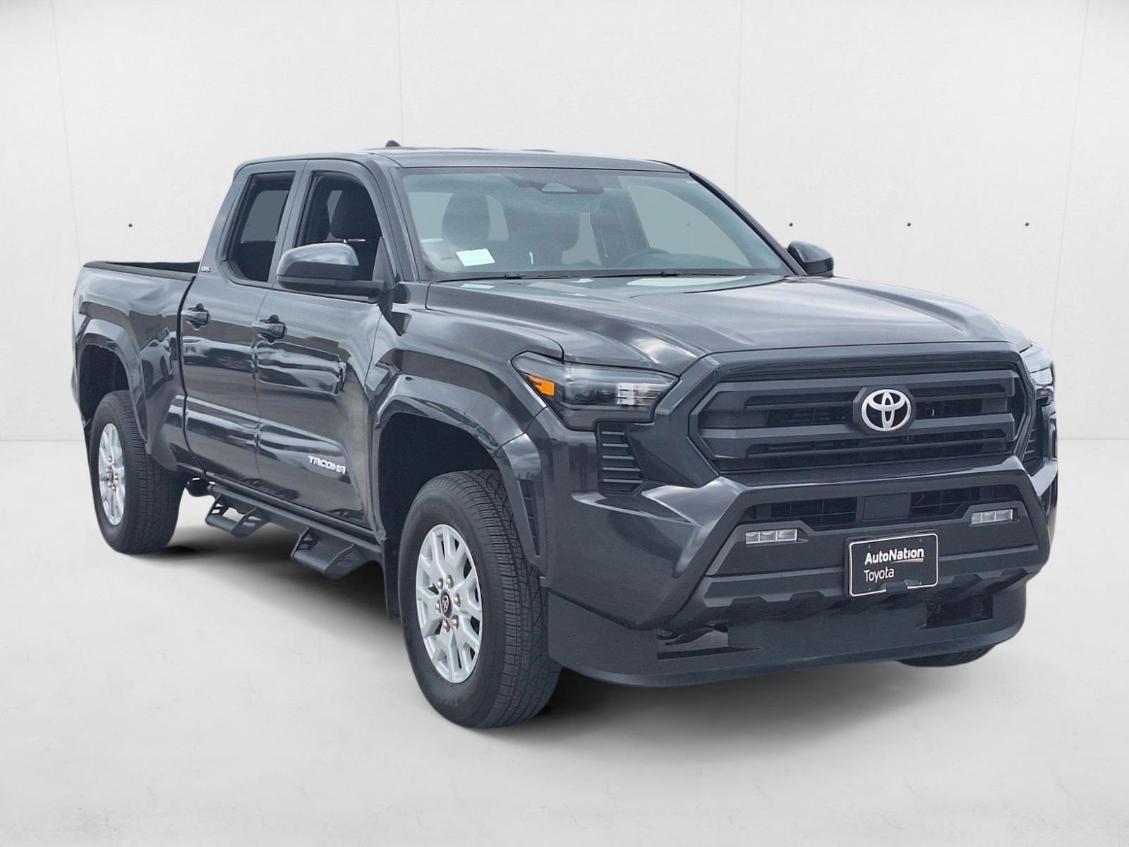 2024 Toyota Tacoma SR5 photo 3