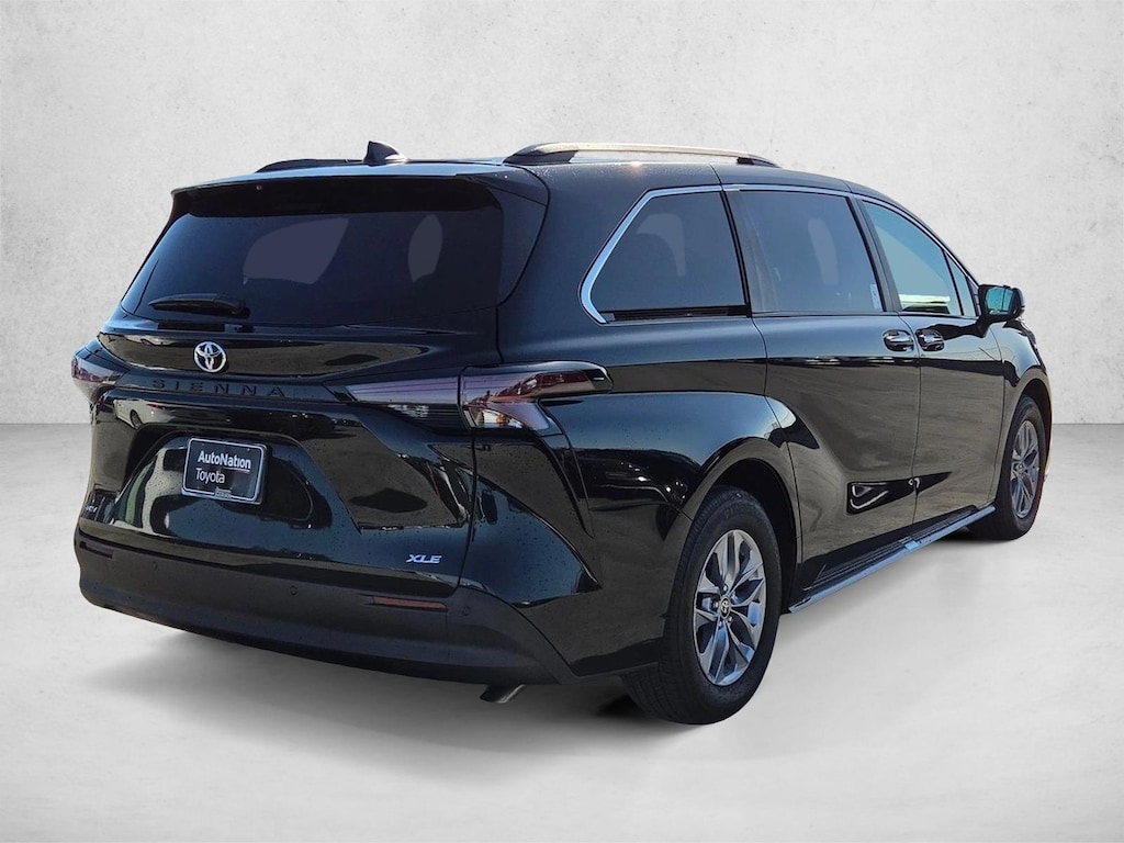 Used 2026 Toyota Sienna XLE 8 Passenger Van Passenger Van