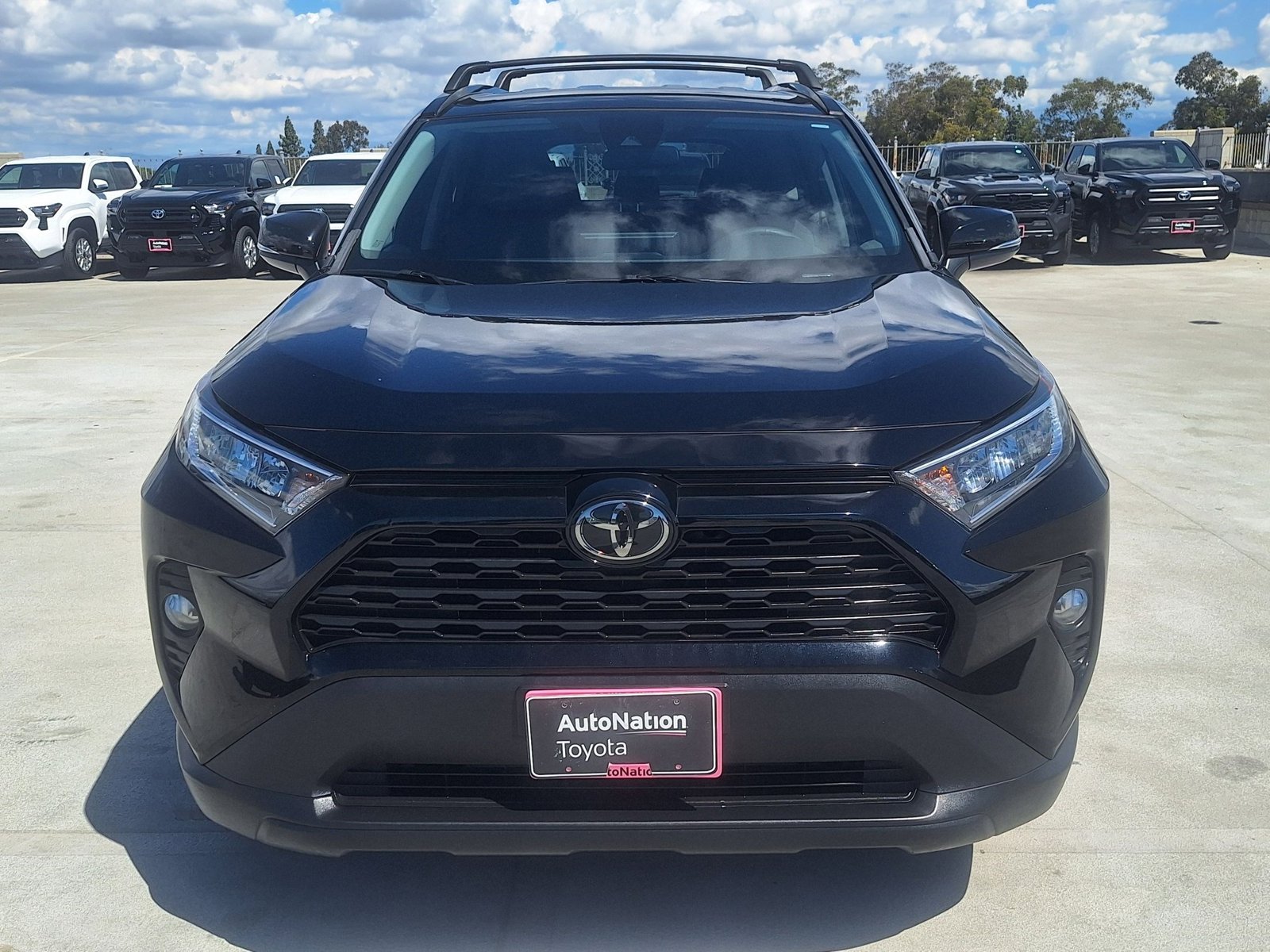 2021 Toyota RAV4 XLE photo 2