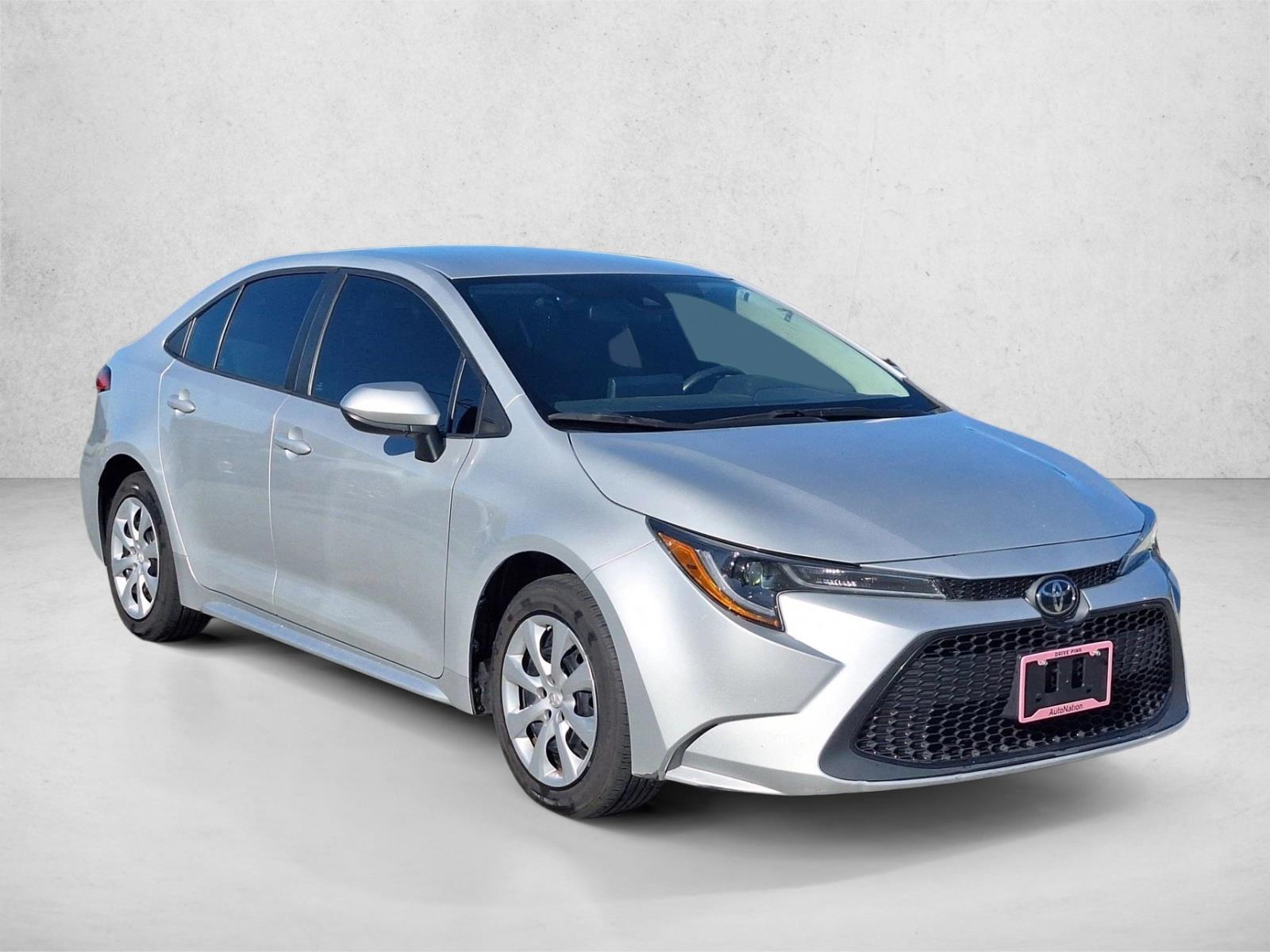 2022 Toyota Corolla LE photo 3