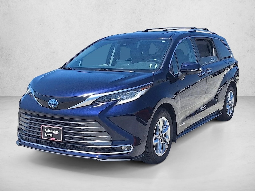 Certified 2021 Toyota Sienna Limited 7 Passenger Van