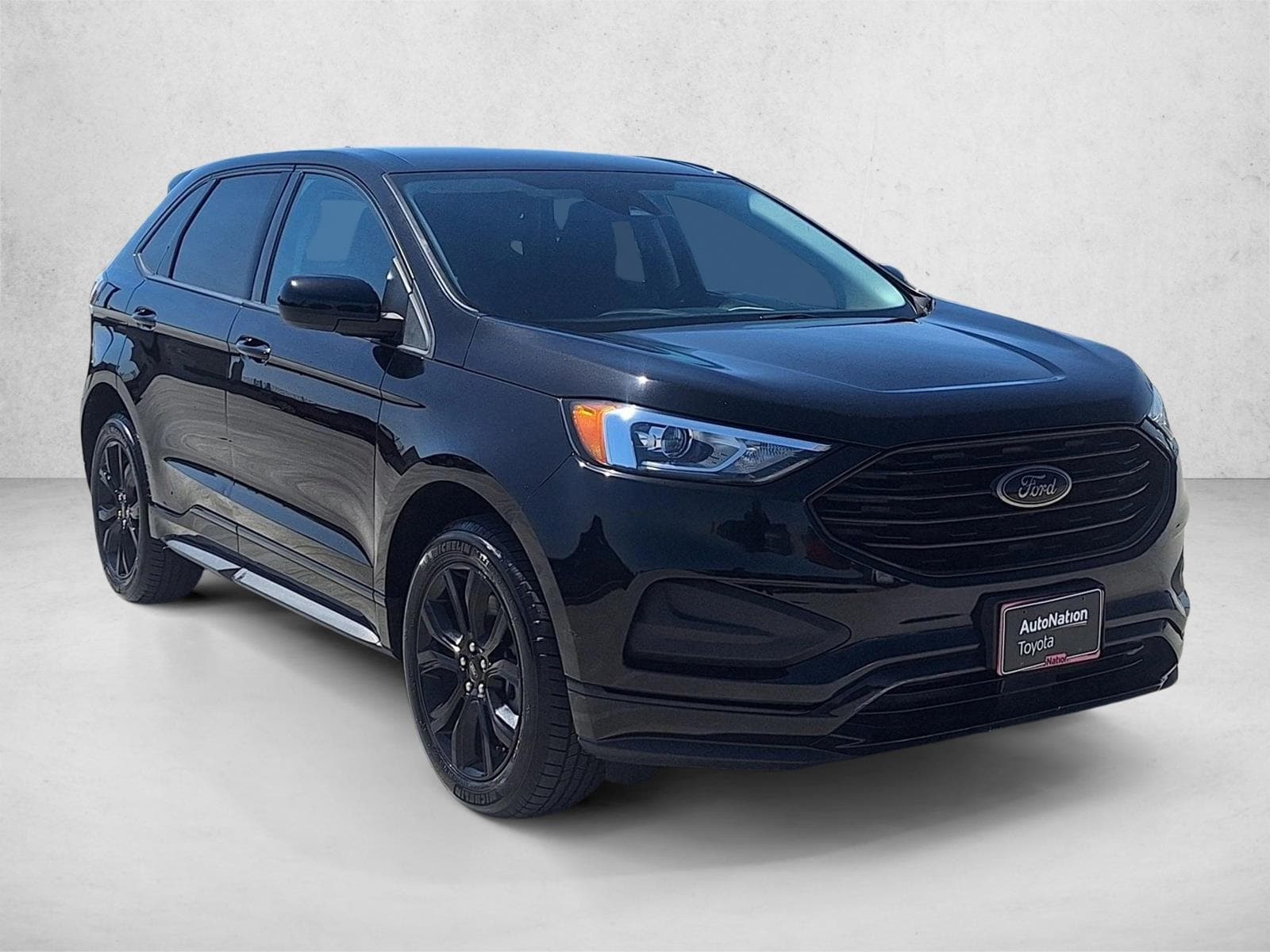 2022 Ford Edge SE photo 3
