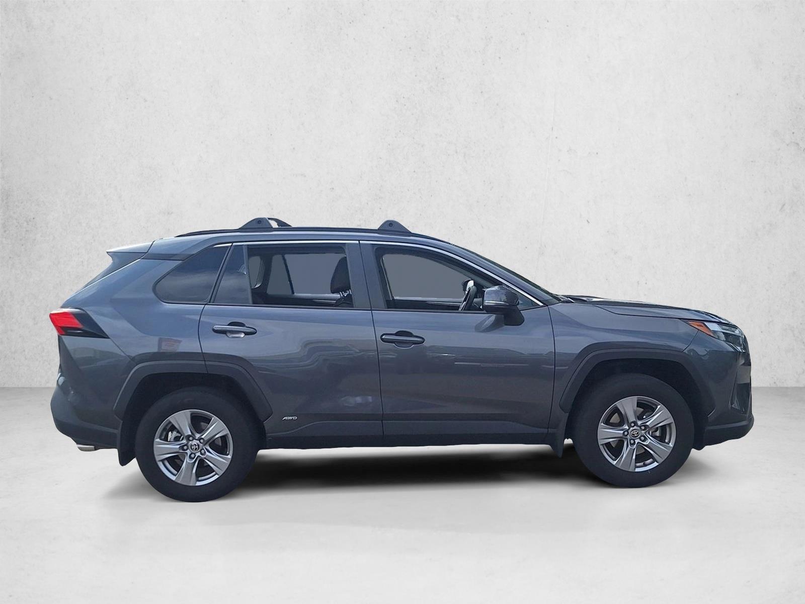 2024 Toyota RAV4 Hybrid LE photo 4