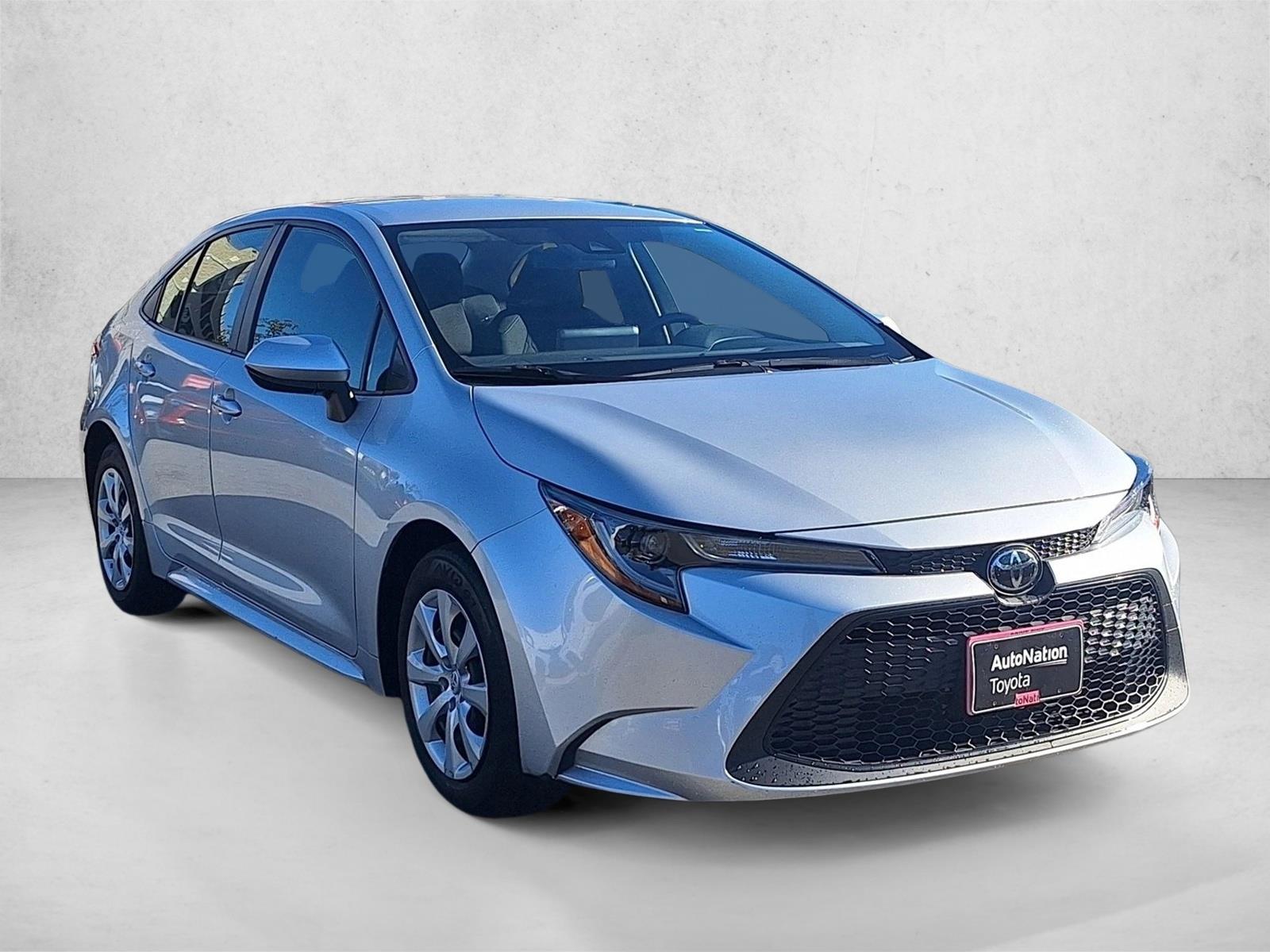 2022 Toyota Corolla LE photo 3