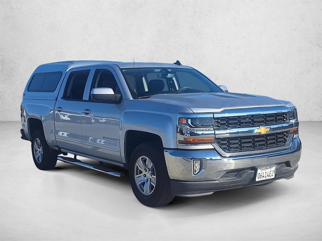 Used 2017 Chevrolet Silverado 1500 LT w/1LT Truck Crew Cab