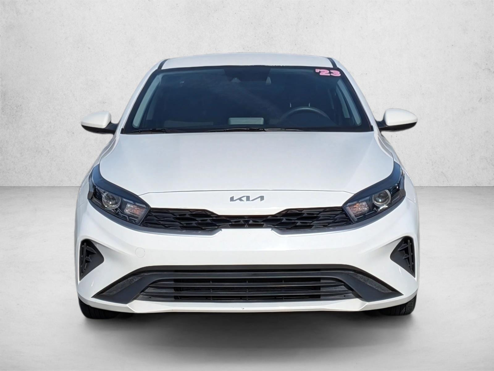 2023 Kia Forte LX photo 2