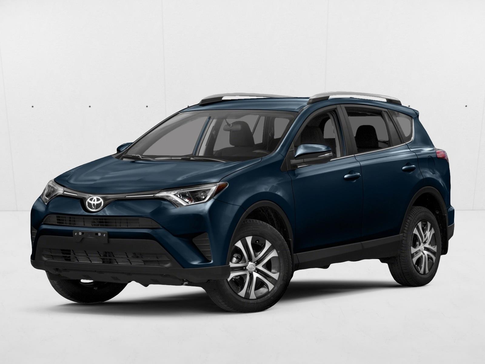 2018 Toyota RAV4 LE's photo