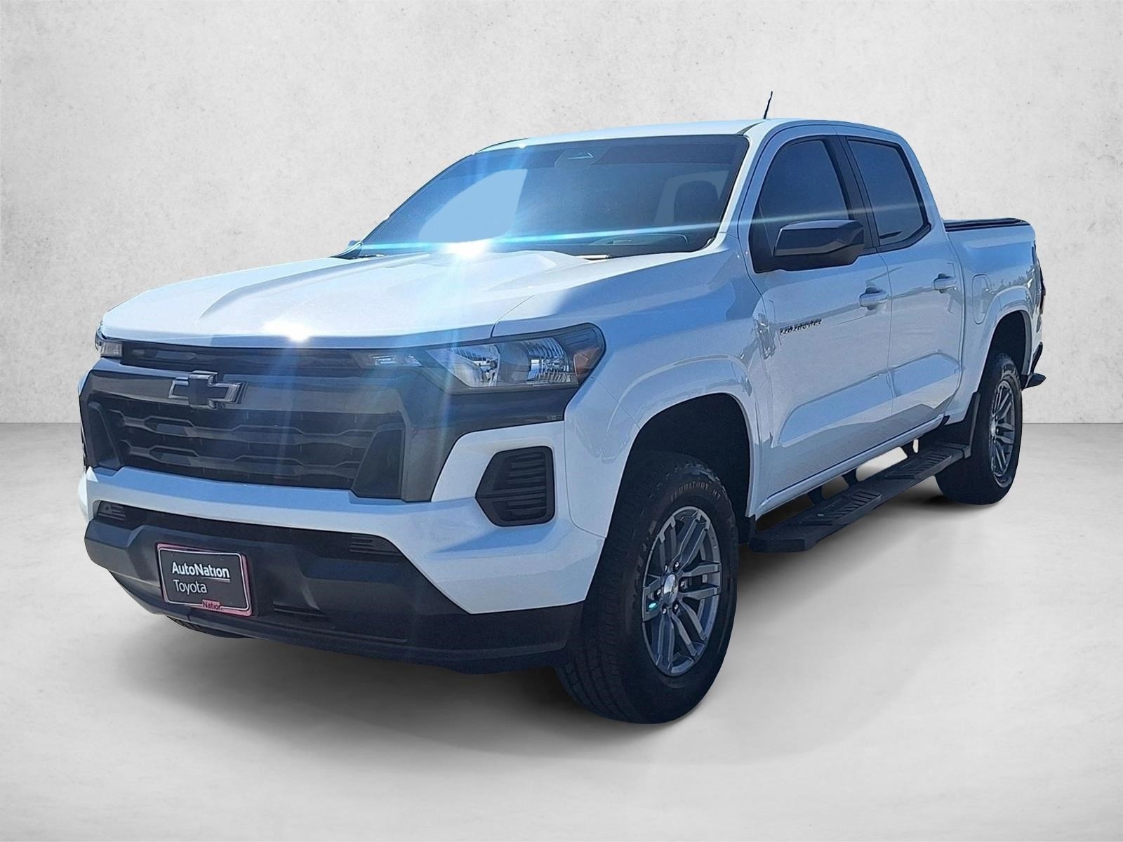 2024 Chevrolet Colorado LT photo 1