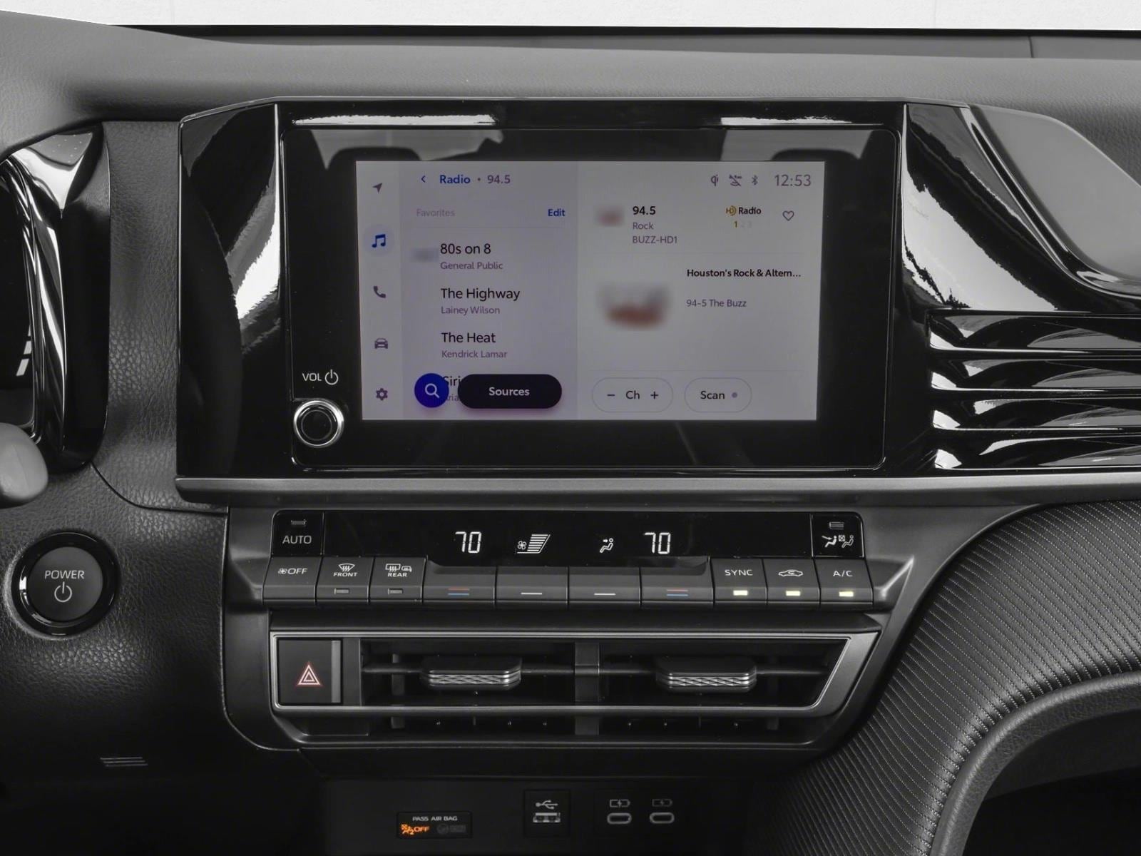 2026 Toyota Camry SE - Photo 7