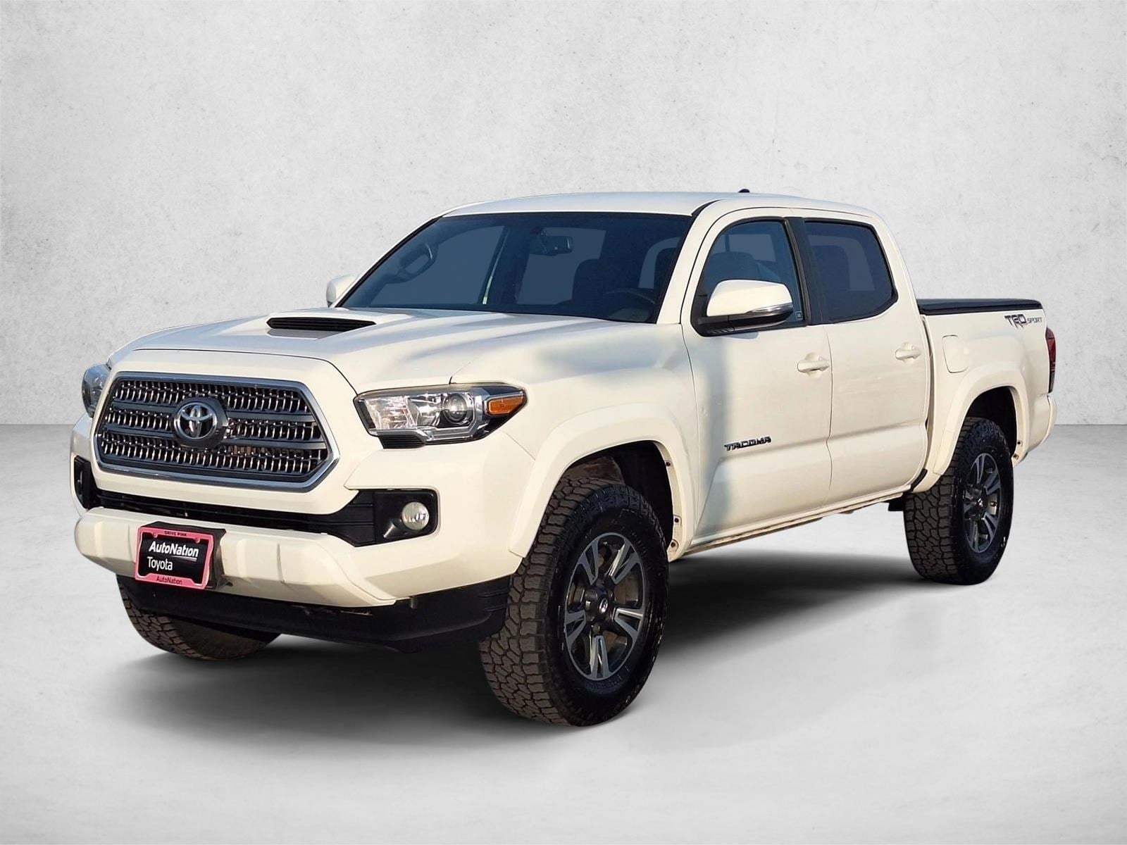 2017 Toyota Tacoma TRD Sport's photo