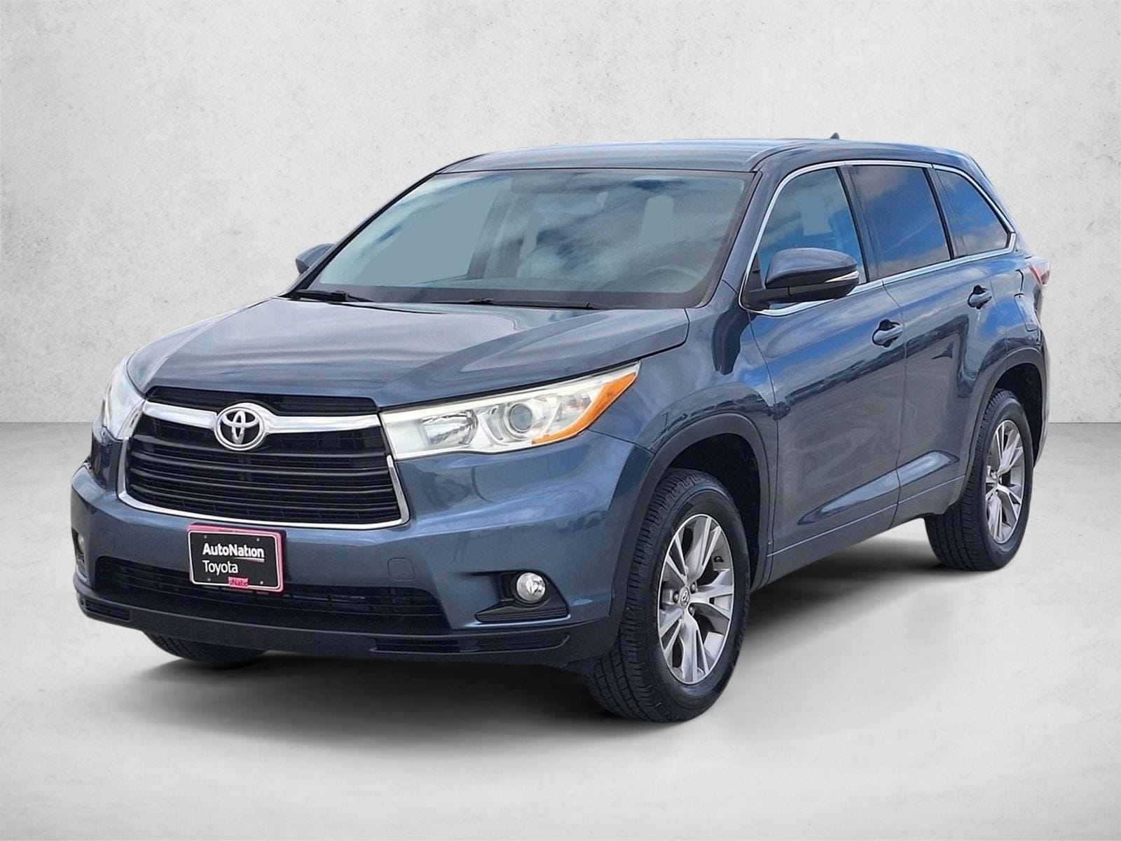 2014 Toyota Highlander LE Plus V6's photo