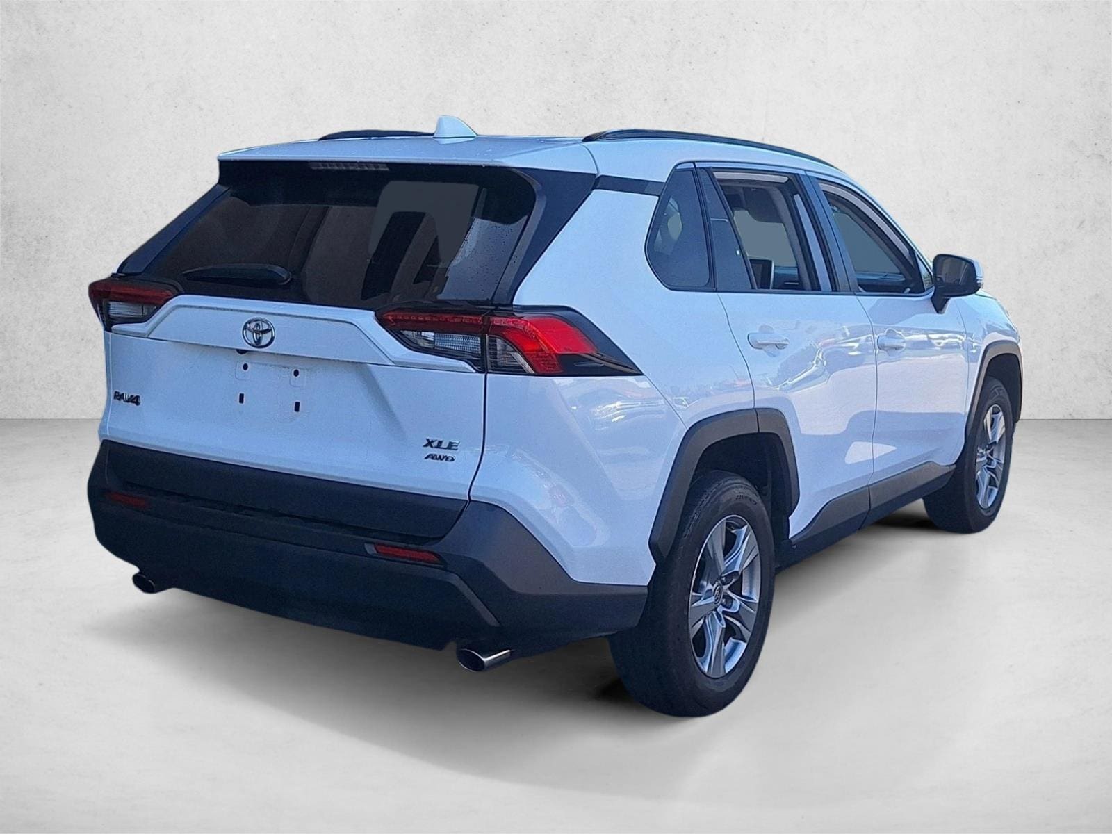 2024 Toyota RAV4 XLE photo 5