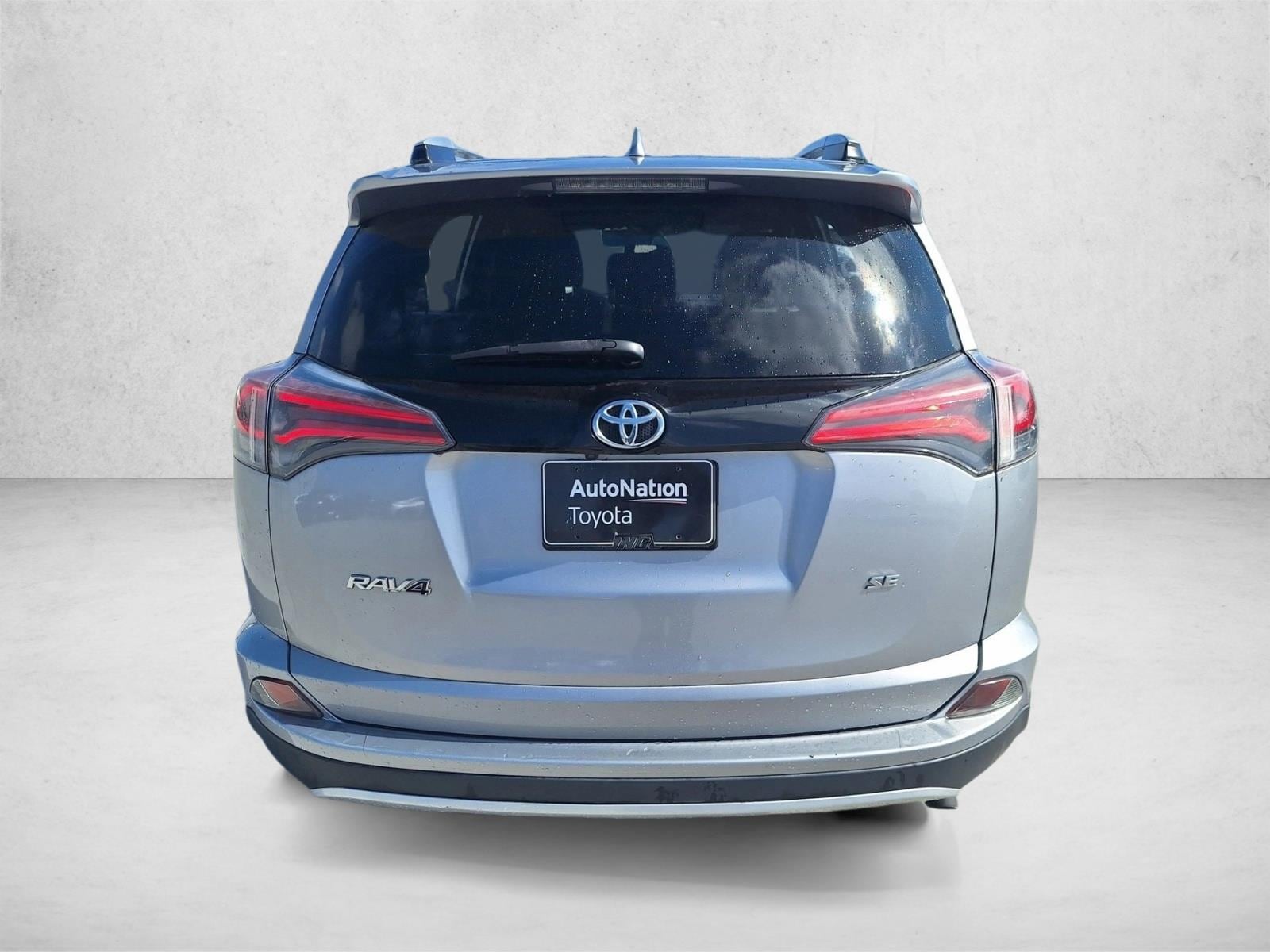 2016 Toyota RAV4 SE photo 6