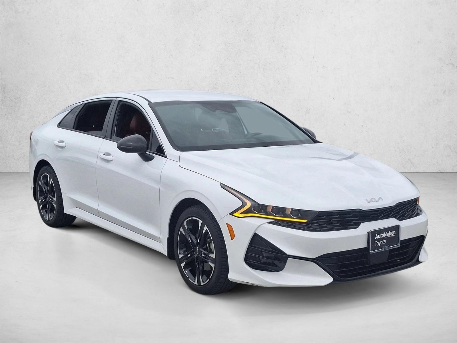 2024 Kia K5 GT-Line photo 3