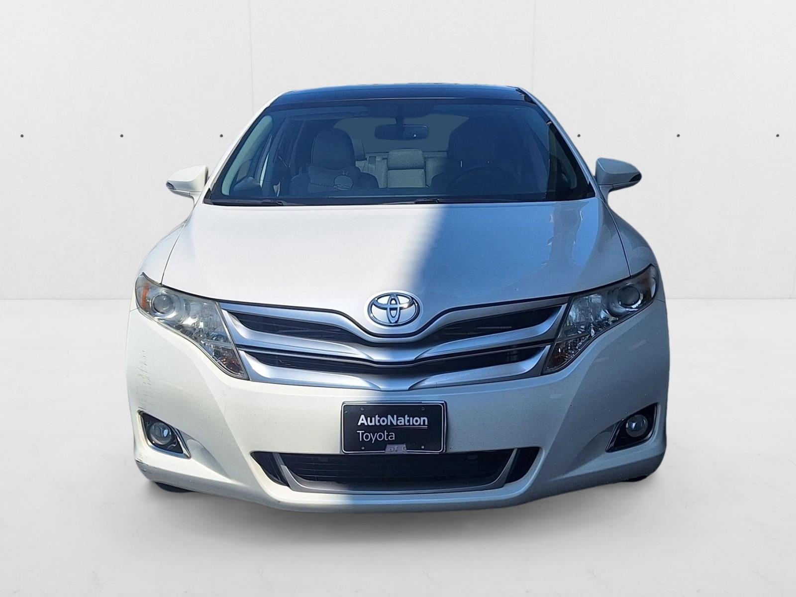 2014 Toyota Venza XLE photo 2