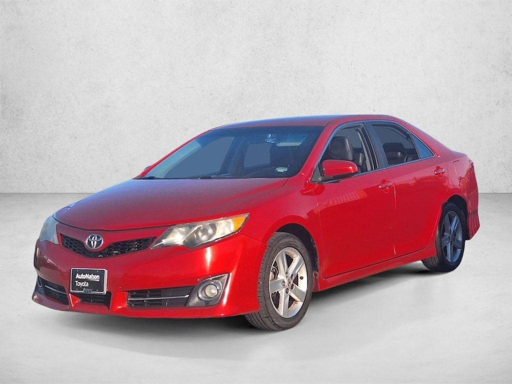 Used 2013 Toyota Camry SE Sedan