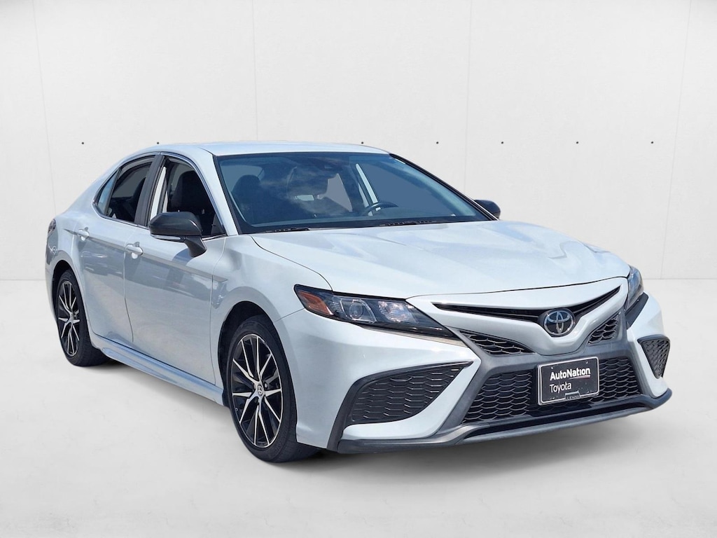 Used 2023 Toyota Camry SE Sedan