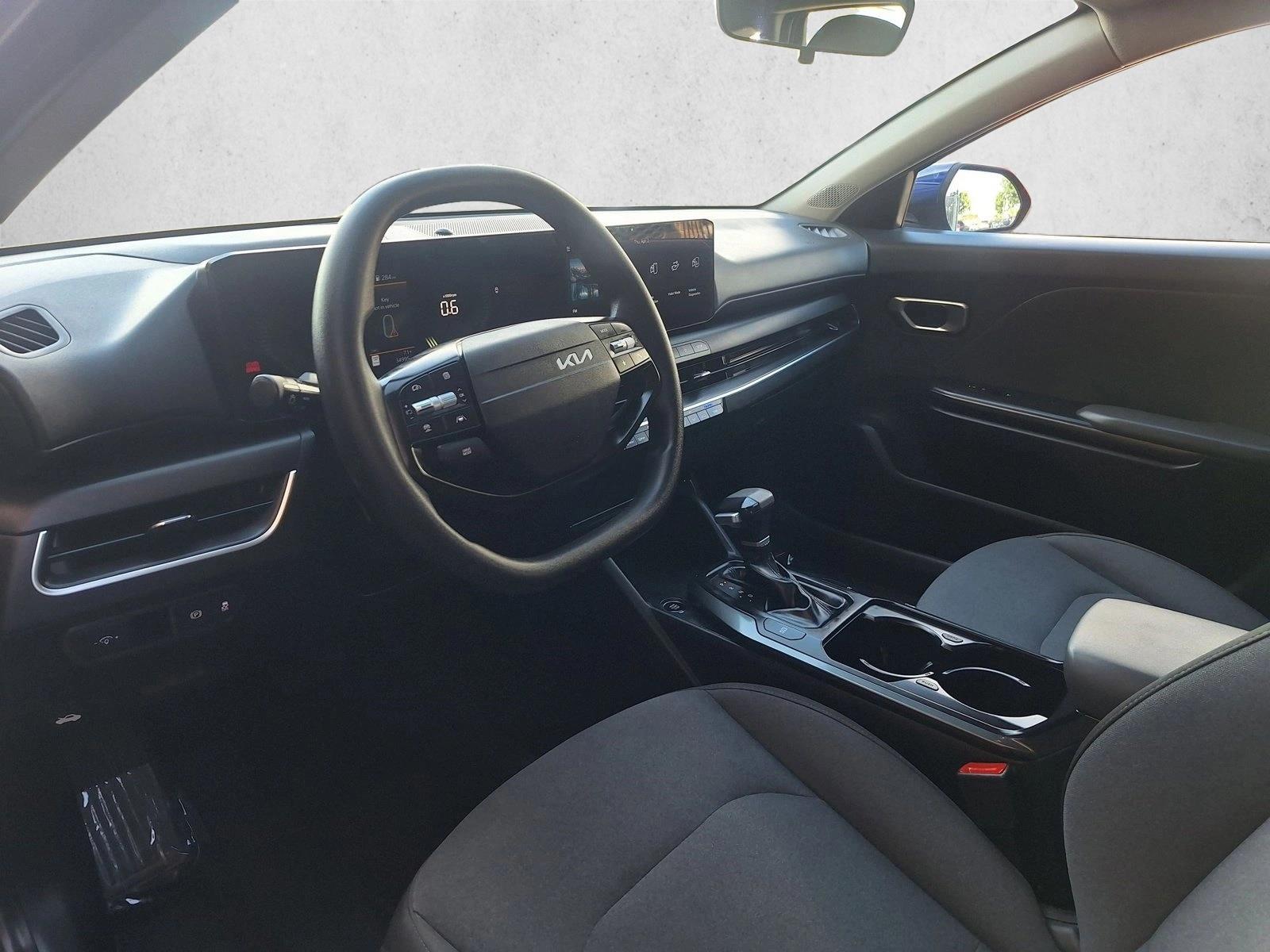 2025 Kia K4 LXS - Photo 9