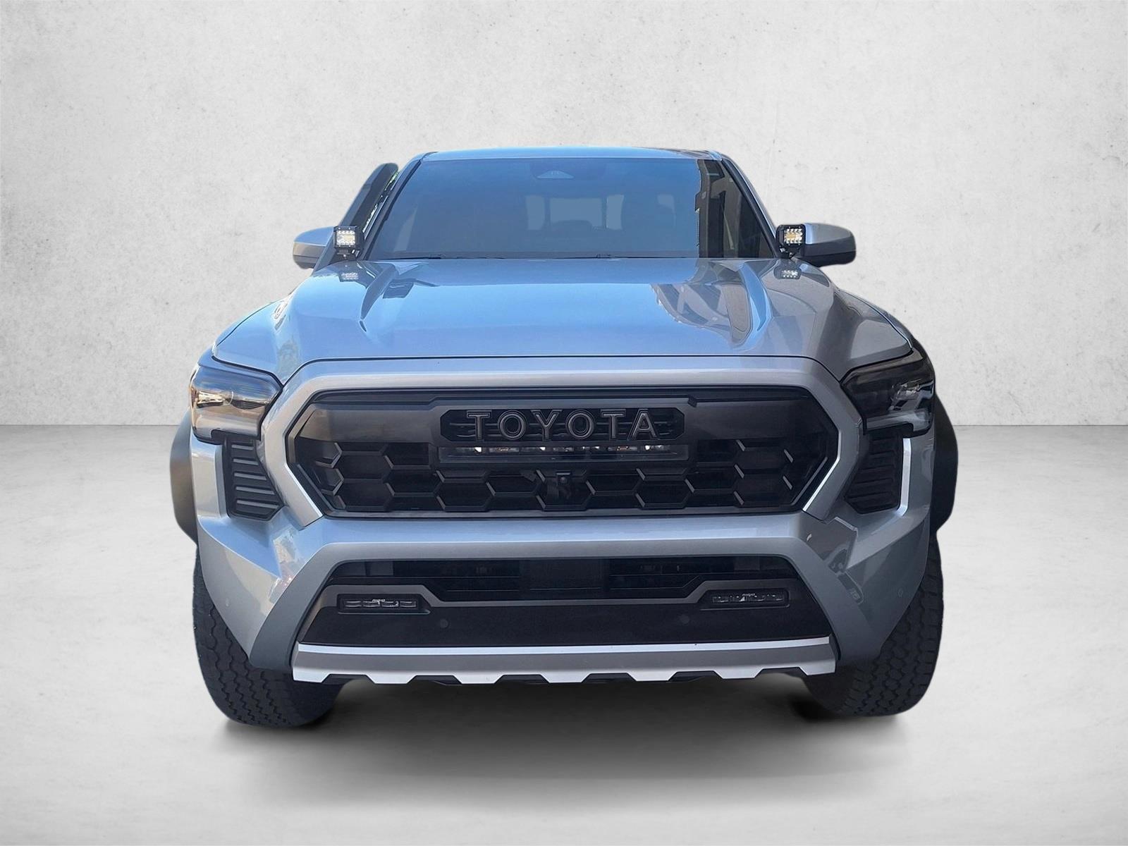 2025 Toyota Tacoma i-FORCE MAX Trailhunter photo 2