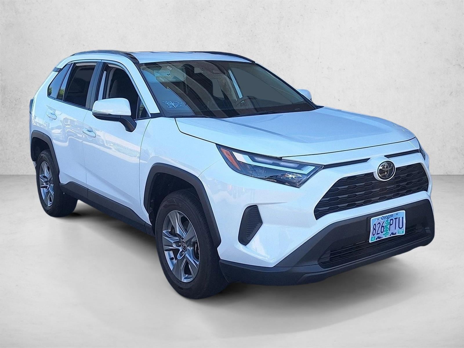 2024 Toyota RAV4 XLE photo 3