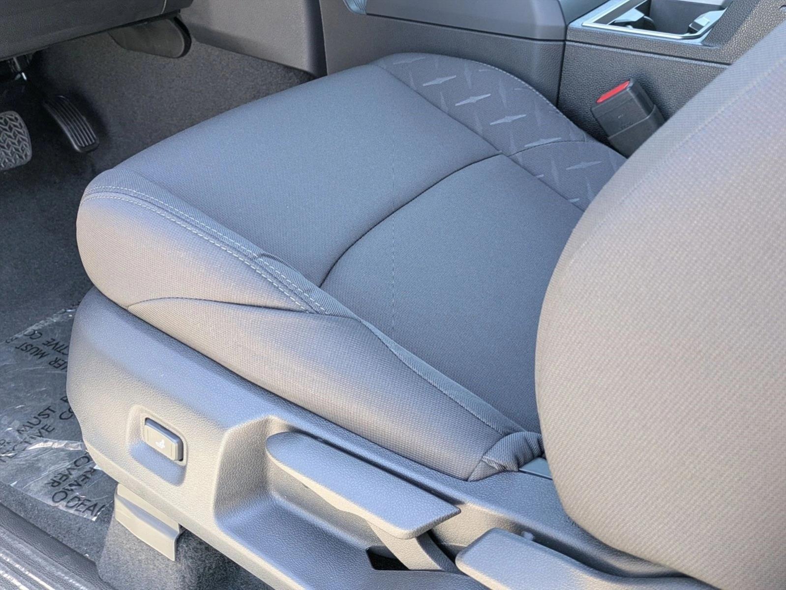 2025 Toyota Tacoma SR5 4x4 Double Cab photo 4